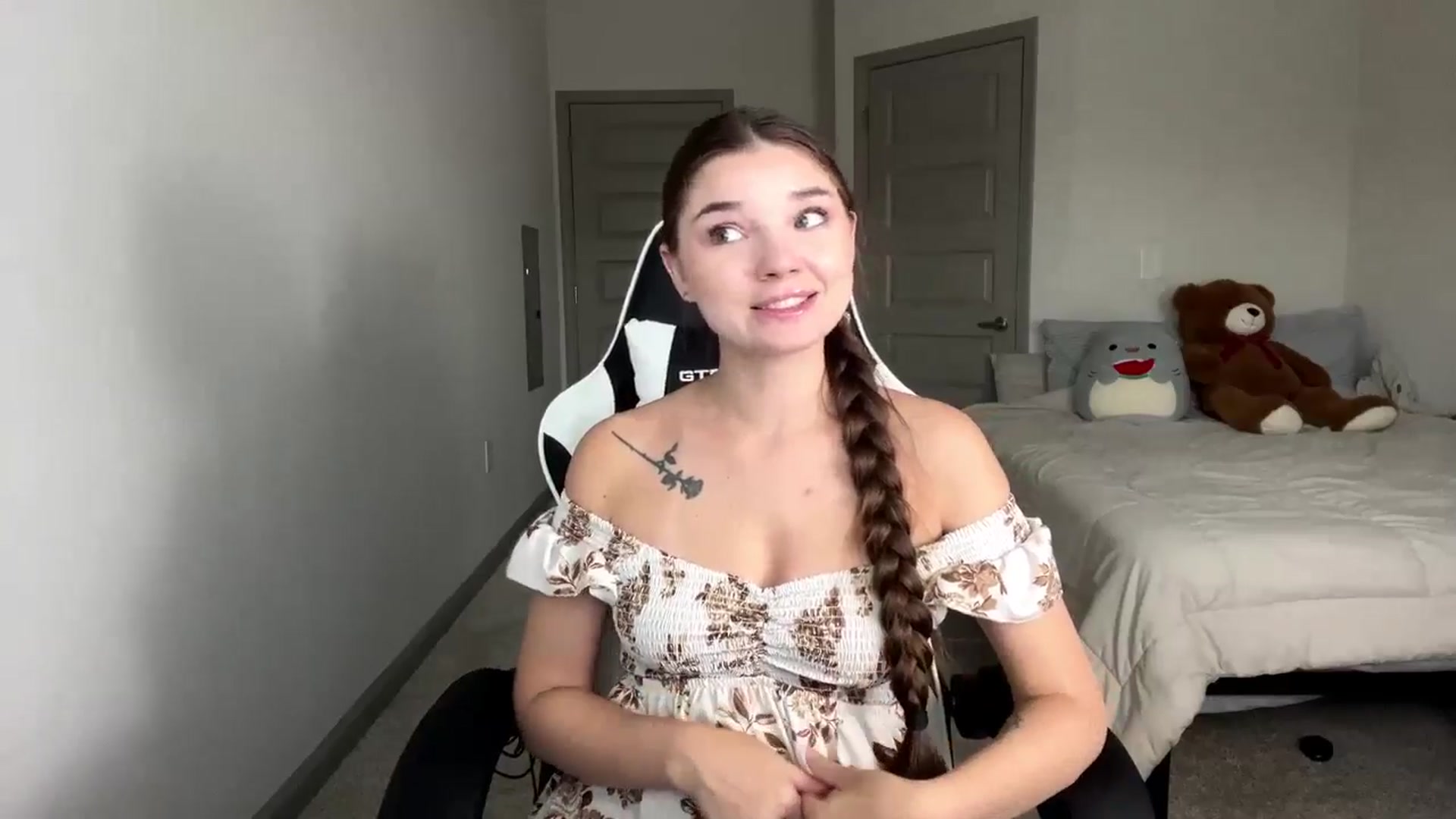 Gallery image thumbnail from MiaSunBaby's myfreecams stream on, 05/11/2026, 24:43 image 2 of 20