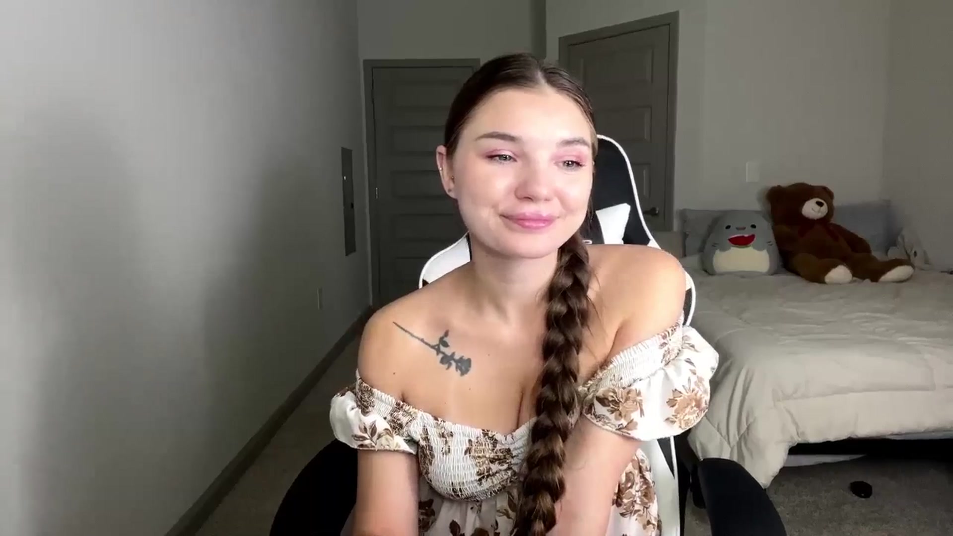 Gallery image thumbnail from MiaSunBaby's myfreecams stream on, 05/11/2026, 24:43 image 18 of 20