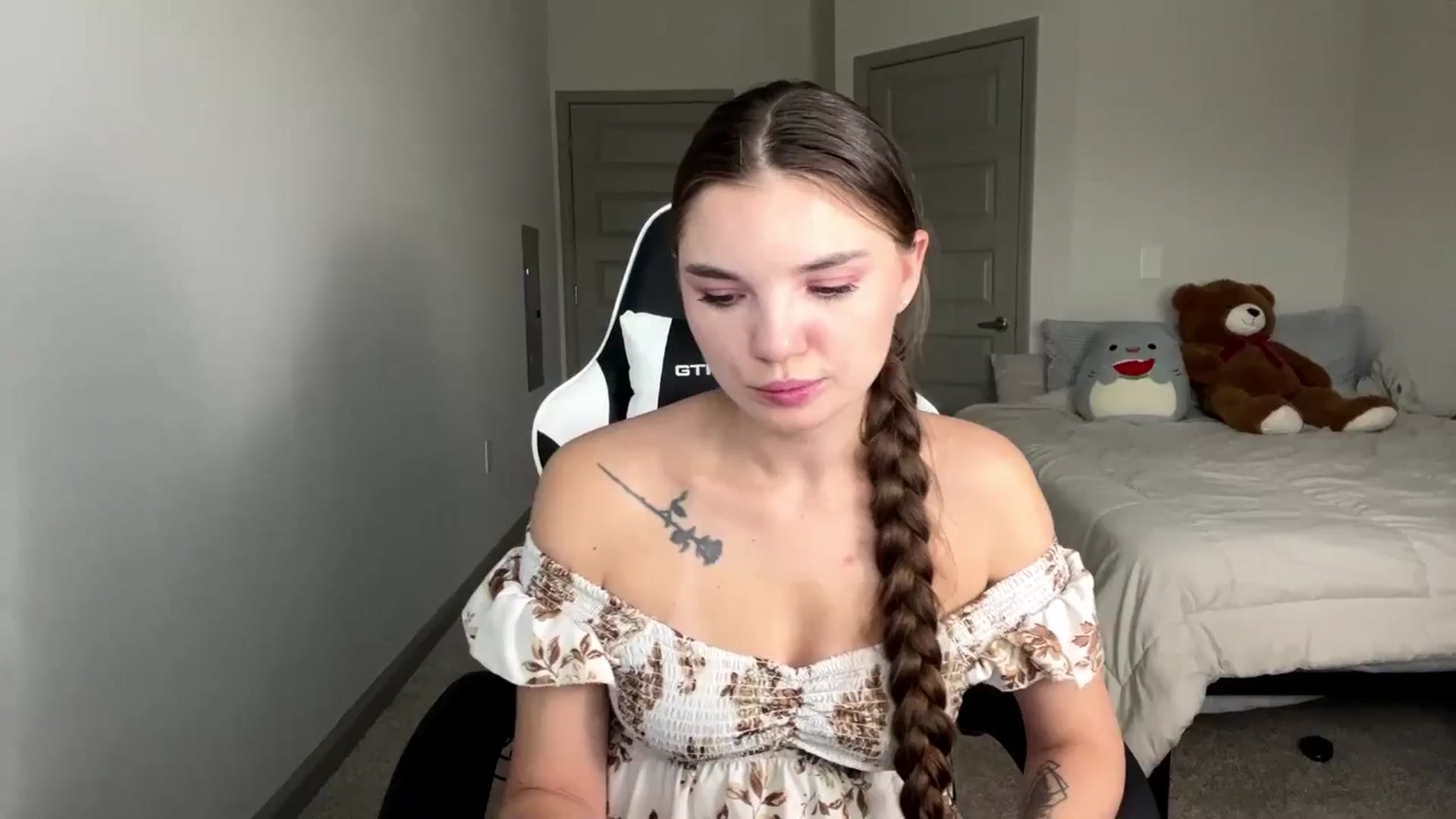 Gallery image thumbnail from MiaSunBaby's myfreecams stream on, 05/11/2026, 24:43 image 1 of 20