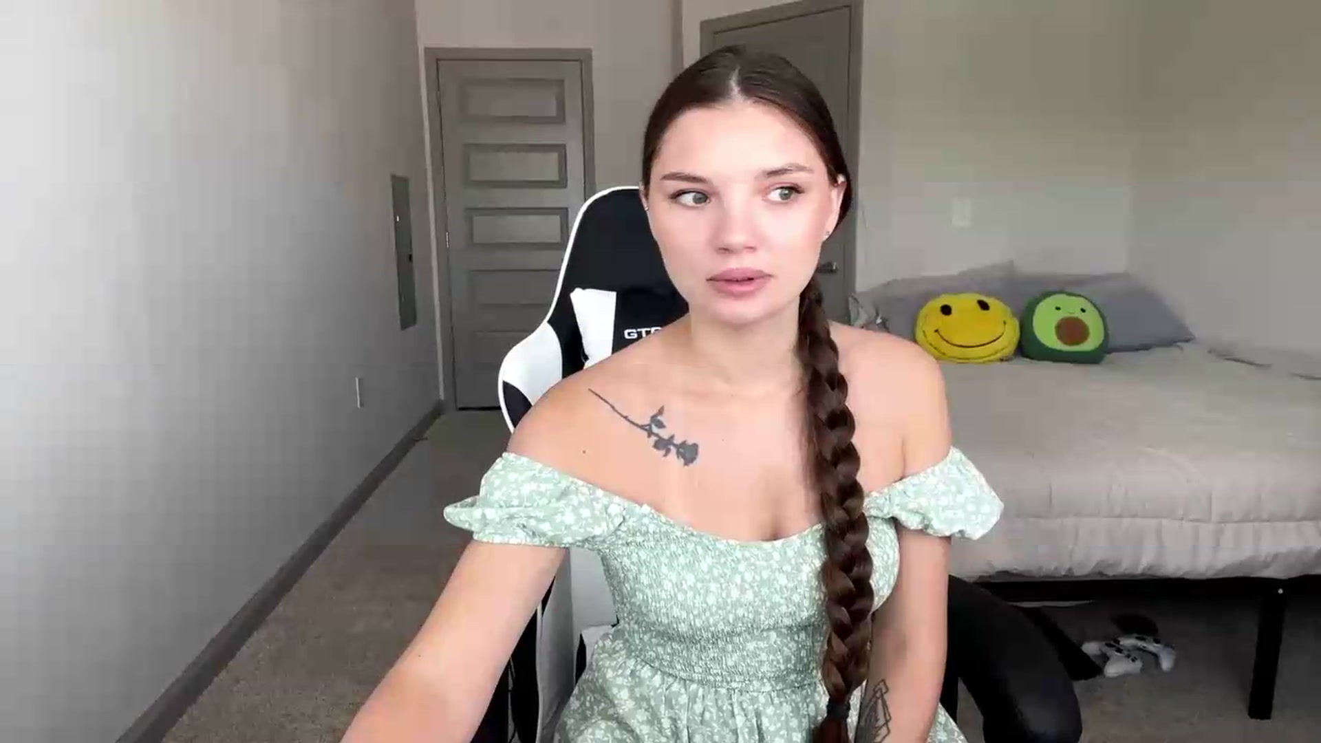 Gallery image thumbnail from MiaSunBaby's myfreecams stream on, 05/17/2026, 19:55 image 16 of 20