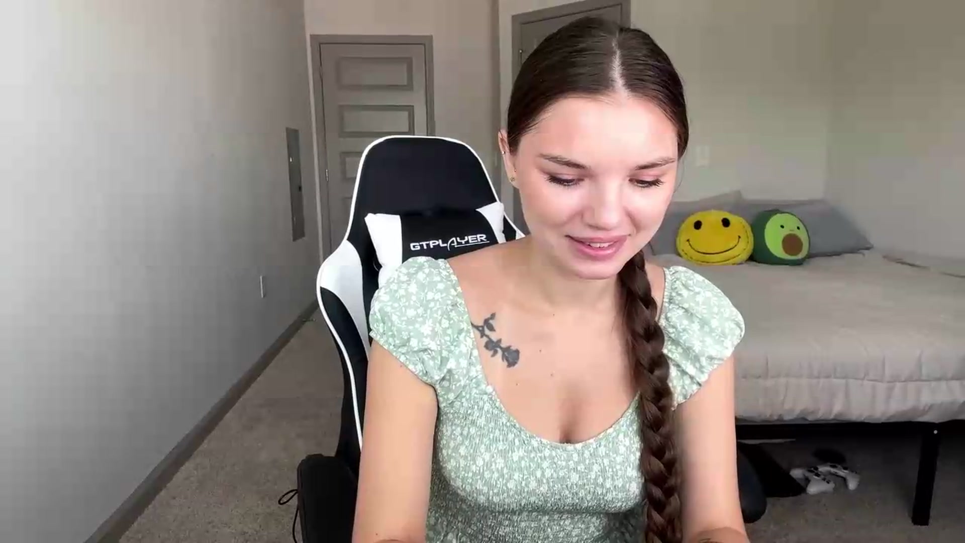 Gallery image thumbnail from MiaSunBaby's myfreecams stream on, 05/17/2026, 19:55 image 12 of 20