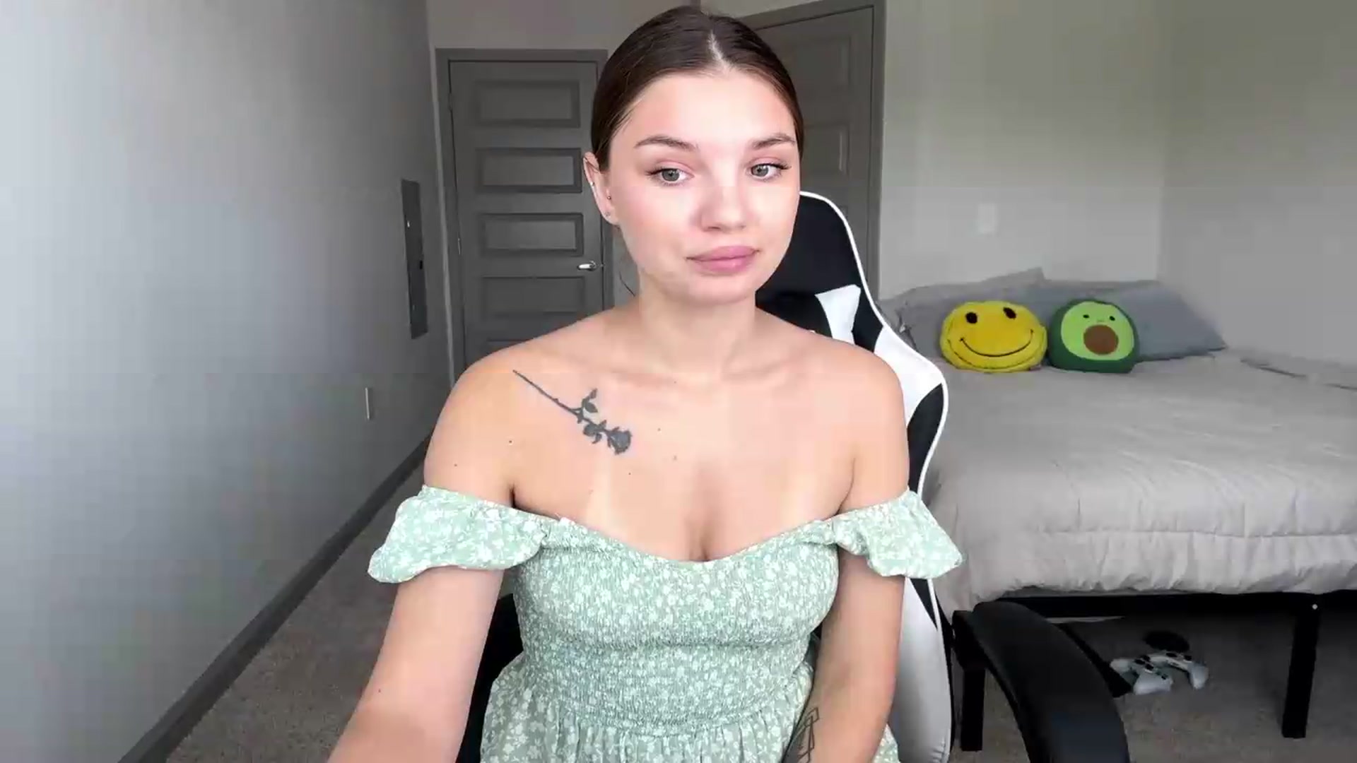 Gallery image thumbnail from MiaSunBaby's myfreecams stream on, 05/17/2026, 19:55 image 19 of 20