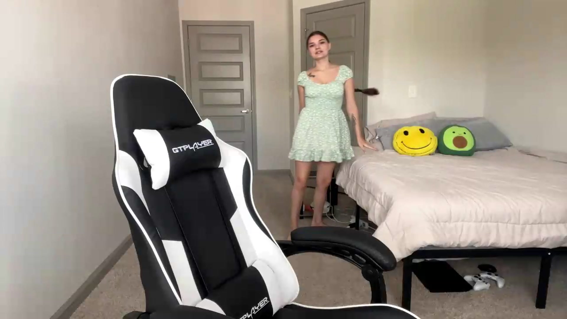 Gallery image thumbnail from MiaSunBaby's myfreecams stream on, 05/17/2026, 19:55 image 15 of 20