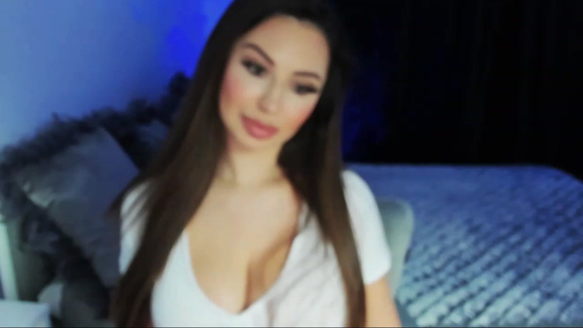 Gallery image thumbnail from MiaYourAngel's myfreecams stream on, 11/28/2022, 22:24 image 14 of 20