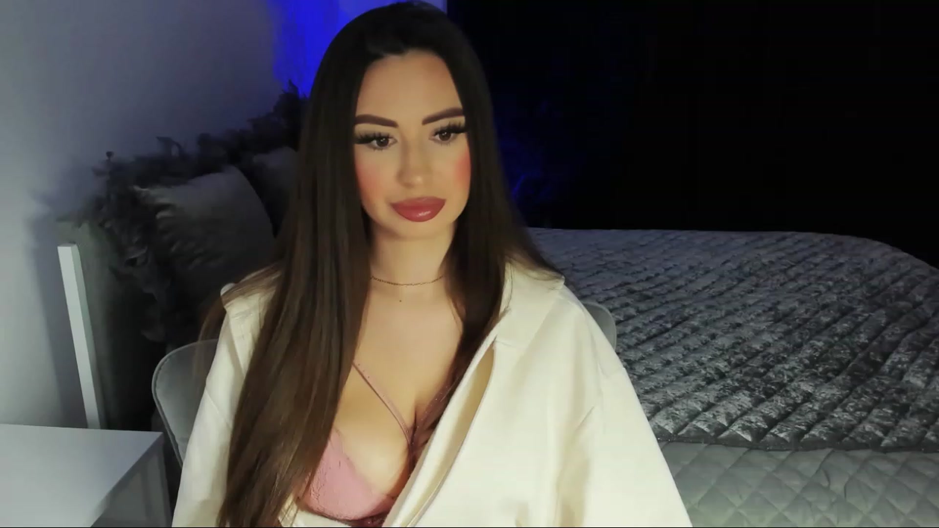 Gallery image thumbnail from MiaYourAngel's myfreecams stream on, 12/15/2022, 13:29 image 18 of 20