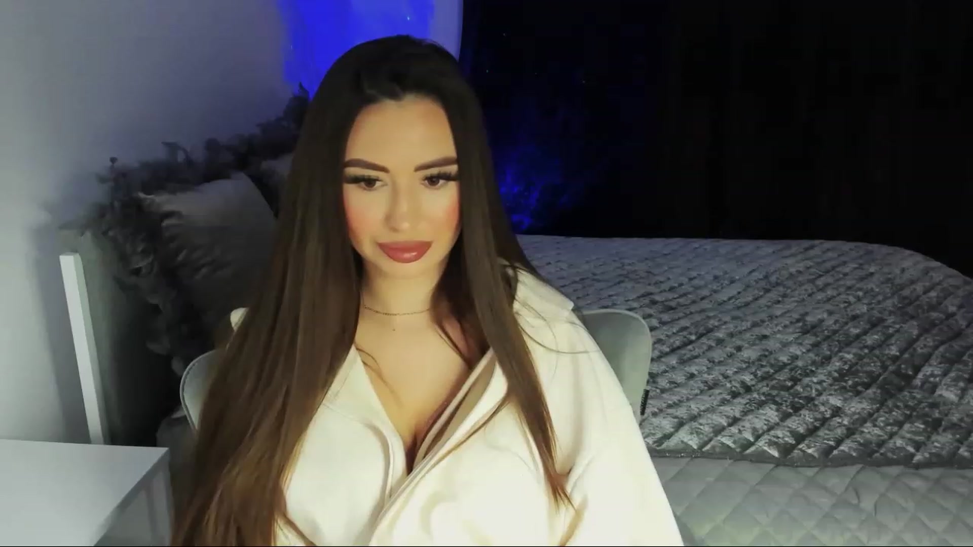 Gallery image thumbnail from MiaYourAngel's myfreecams stream on, 12/15/2022, 13:29 image 12 of 20