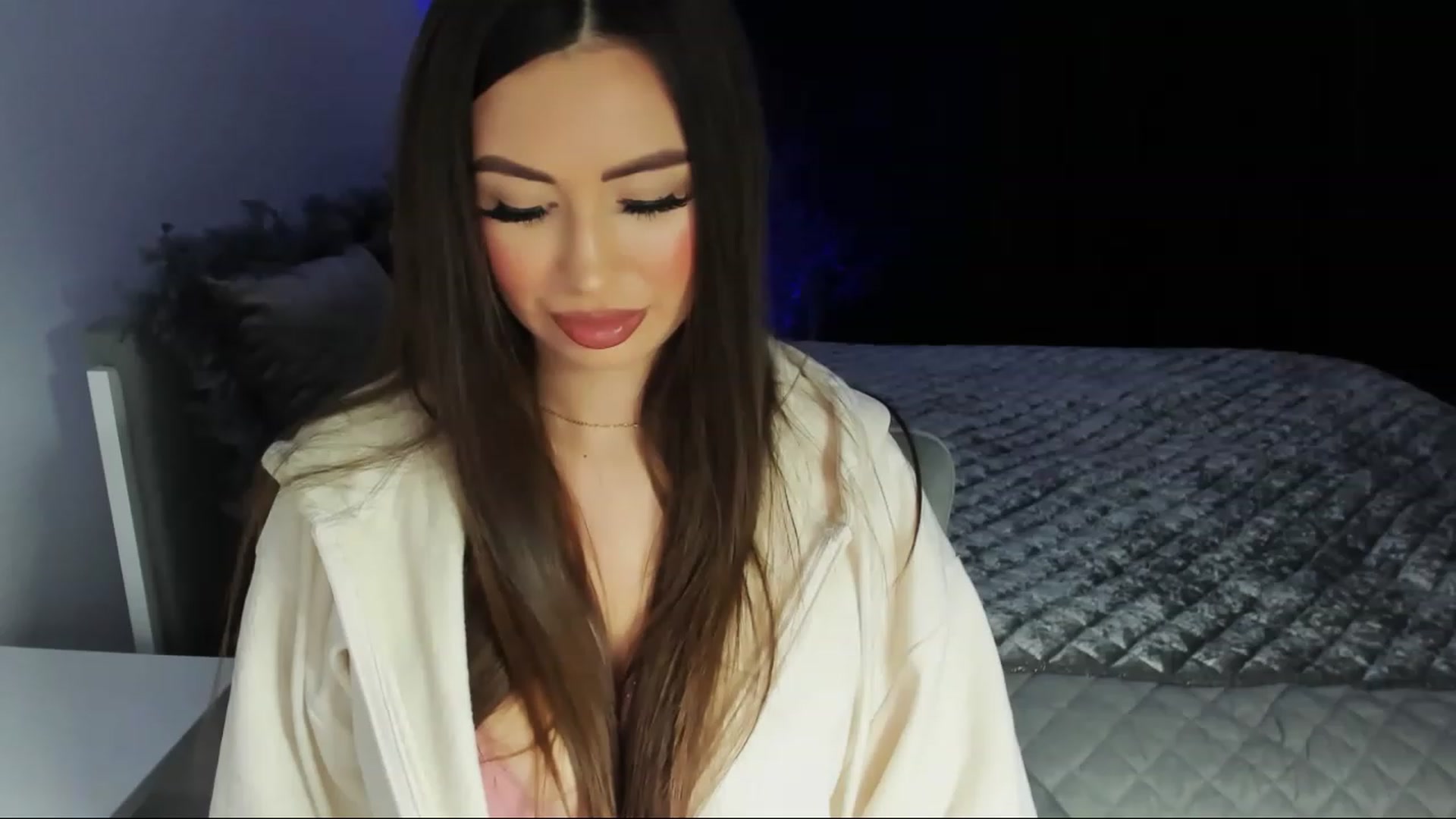 Gallery image thumbnail from MiaYourAngel's myfreecams stream on, 12/15/2022, 14:45 image 10 of 20