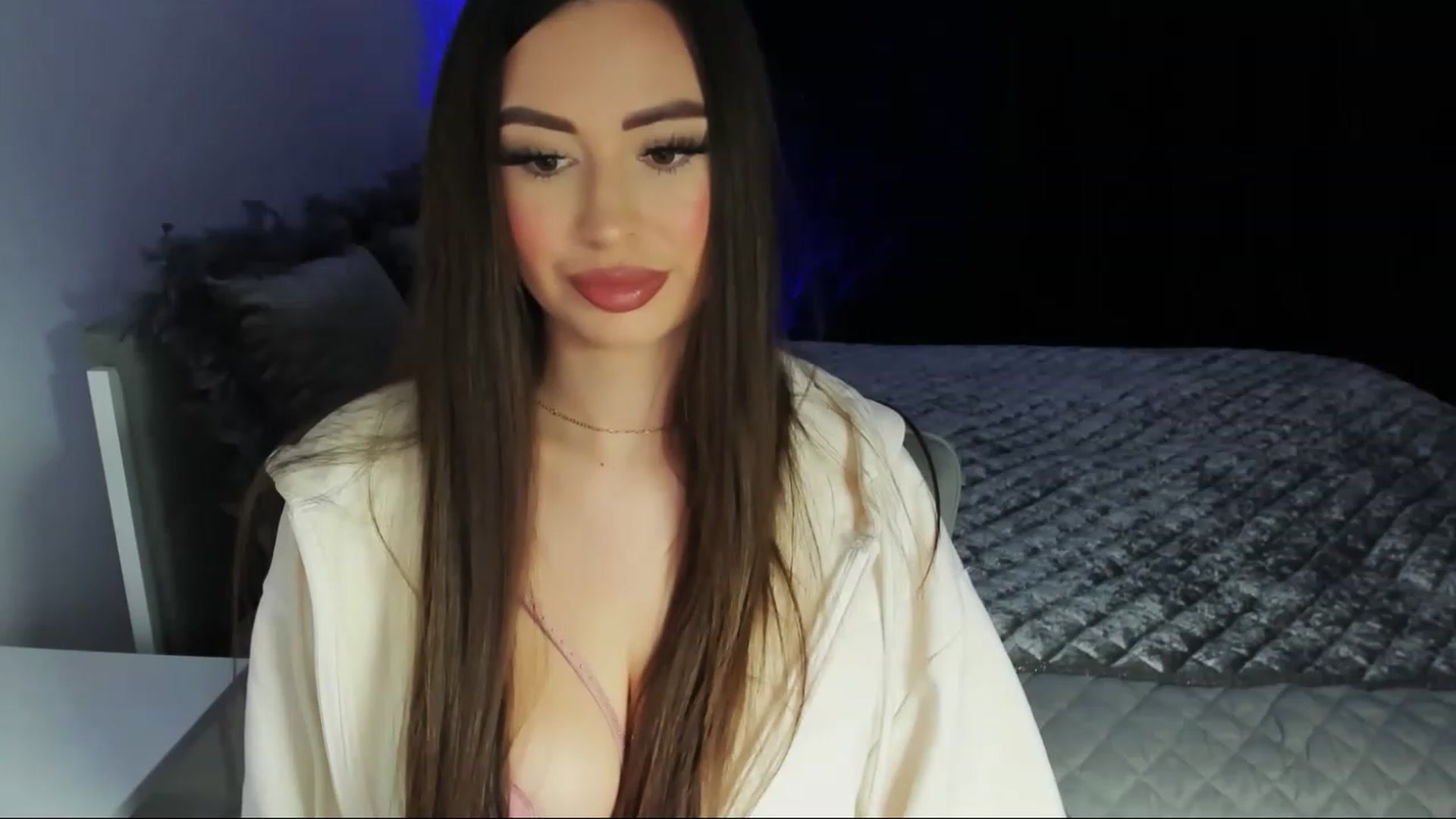 Gallery image thumbnail from MiaYourAngel's myfreecams stream on, 12/15/2022, 14:45 image 11 of 20