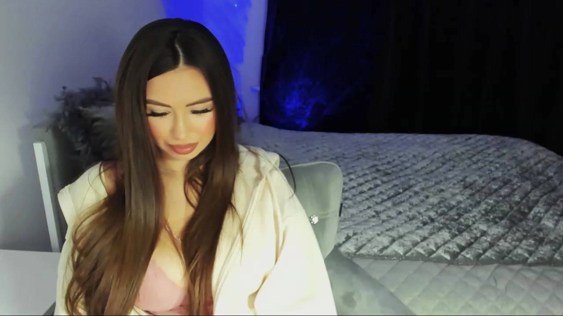 Gallery image thumbnail from MiaYourAngel's myfreecams stream on, 12/15/2022, 14:45 image 15 of 20