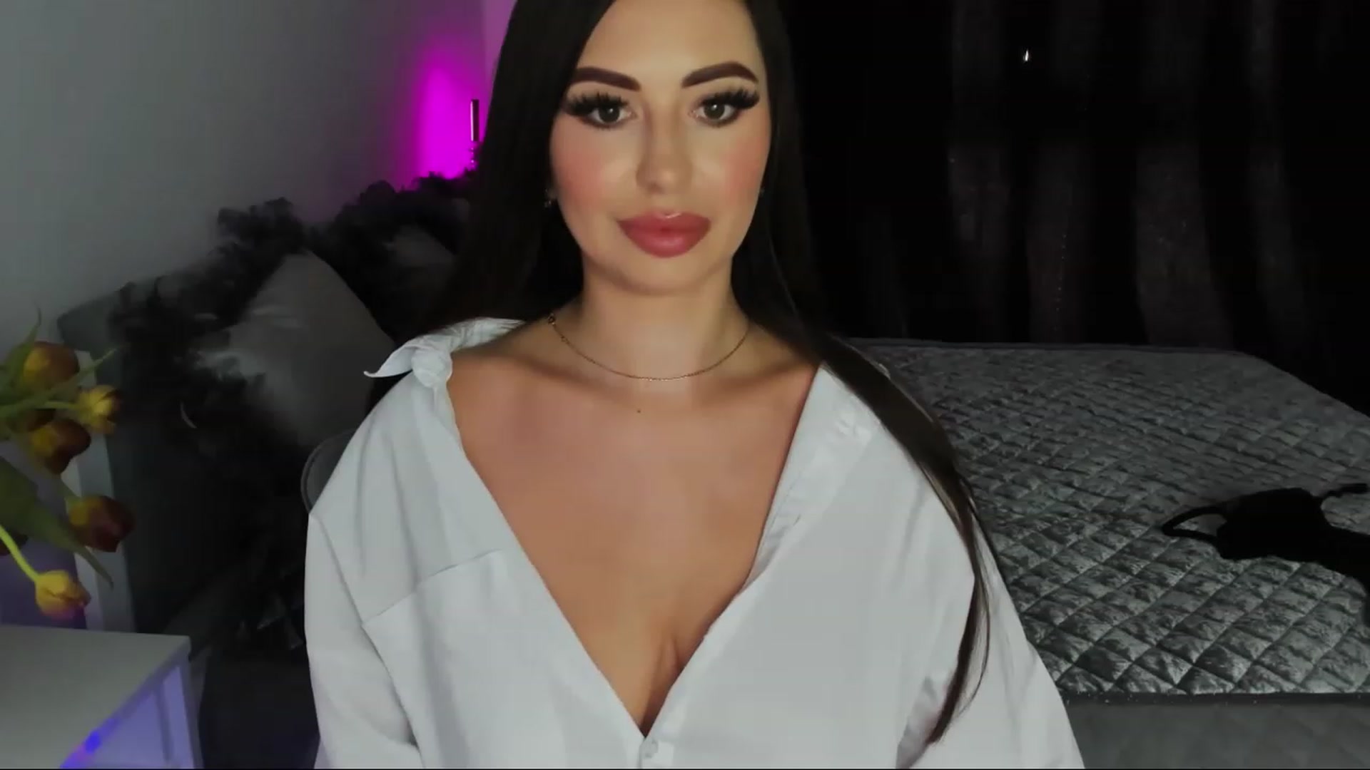 Gallery image thumbnail from MiaYourAngel's myfreecams stream on, 03/12/2023, 13:27 image 17 of 20
