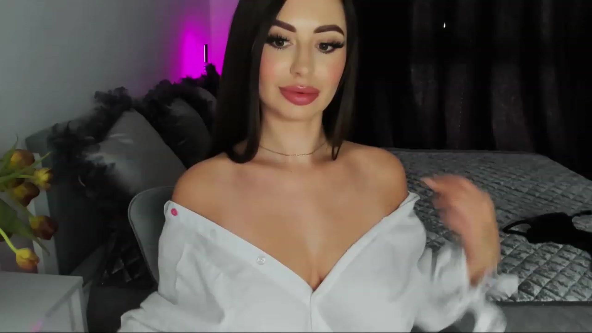 Gallery image thumbnail from MiaYourAngel's myfreecams stream on, 03/12/2023, 13:27 image 20 of 20