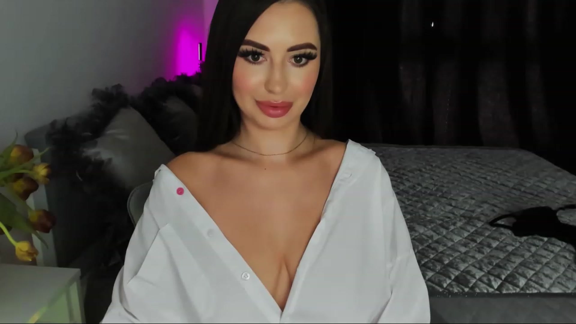 Gallery image thumbnail from MiaYourAngel's myfreecams stream on, 03/12/2023, 13:27 image 19 of 20