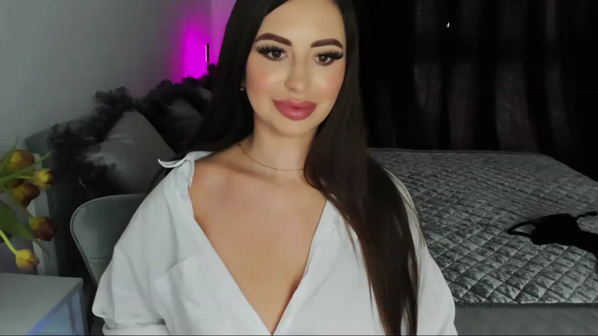 Gallery image thumbnail from MiaYourAngel's myfreecams stream on, 03/12/2023, 13:27 image 15 of 20