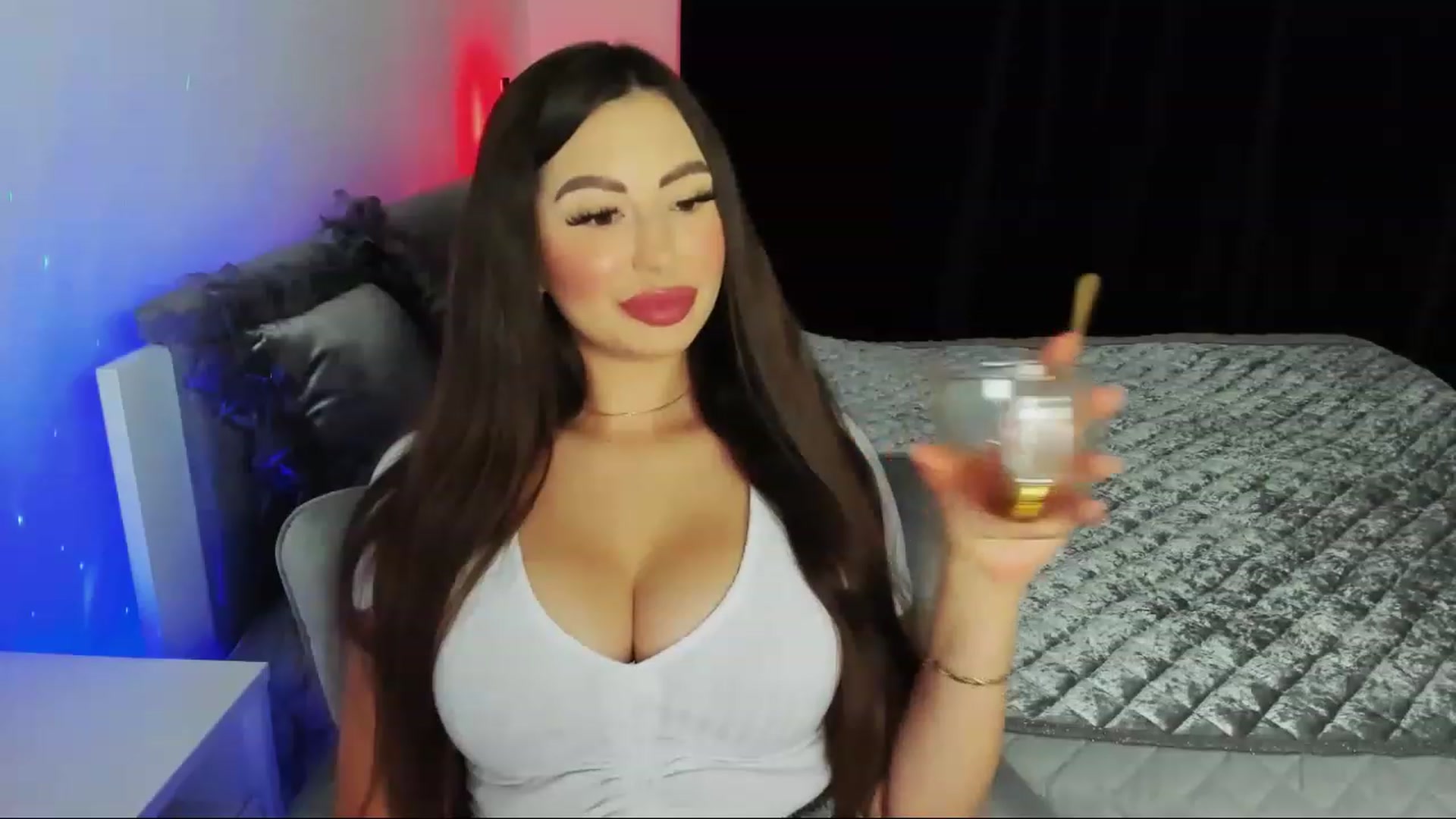 Gallery image thumbnail from MiaYourAngel's myfreecams stream on, 06/22/2023, 09:37 image 7 of 20