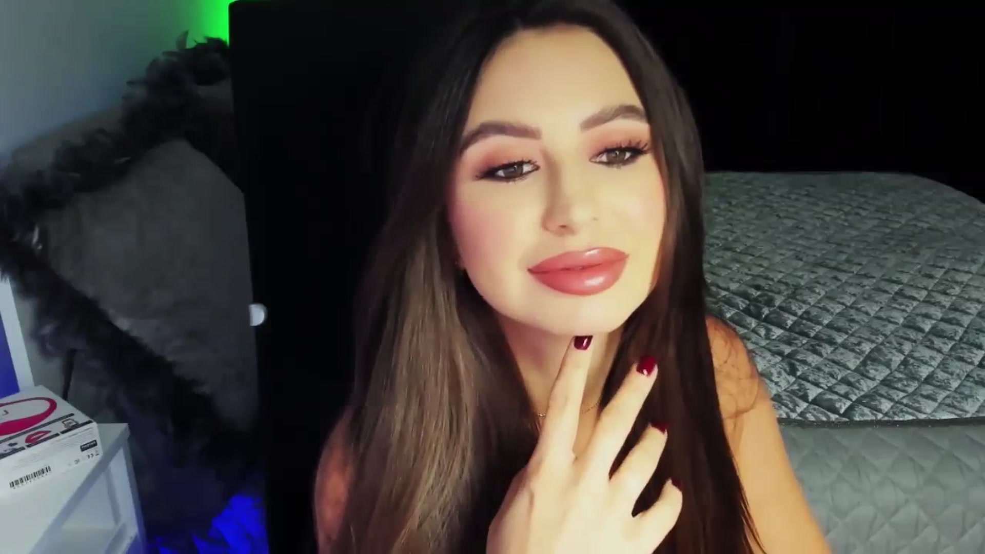 Gallery image thumbnail from MiaYourAngel's myfreecams stream on, 02/18/2024, 16:33 image 6 of 20