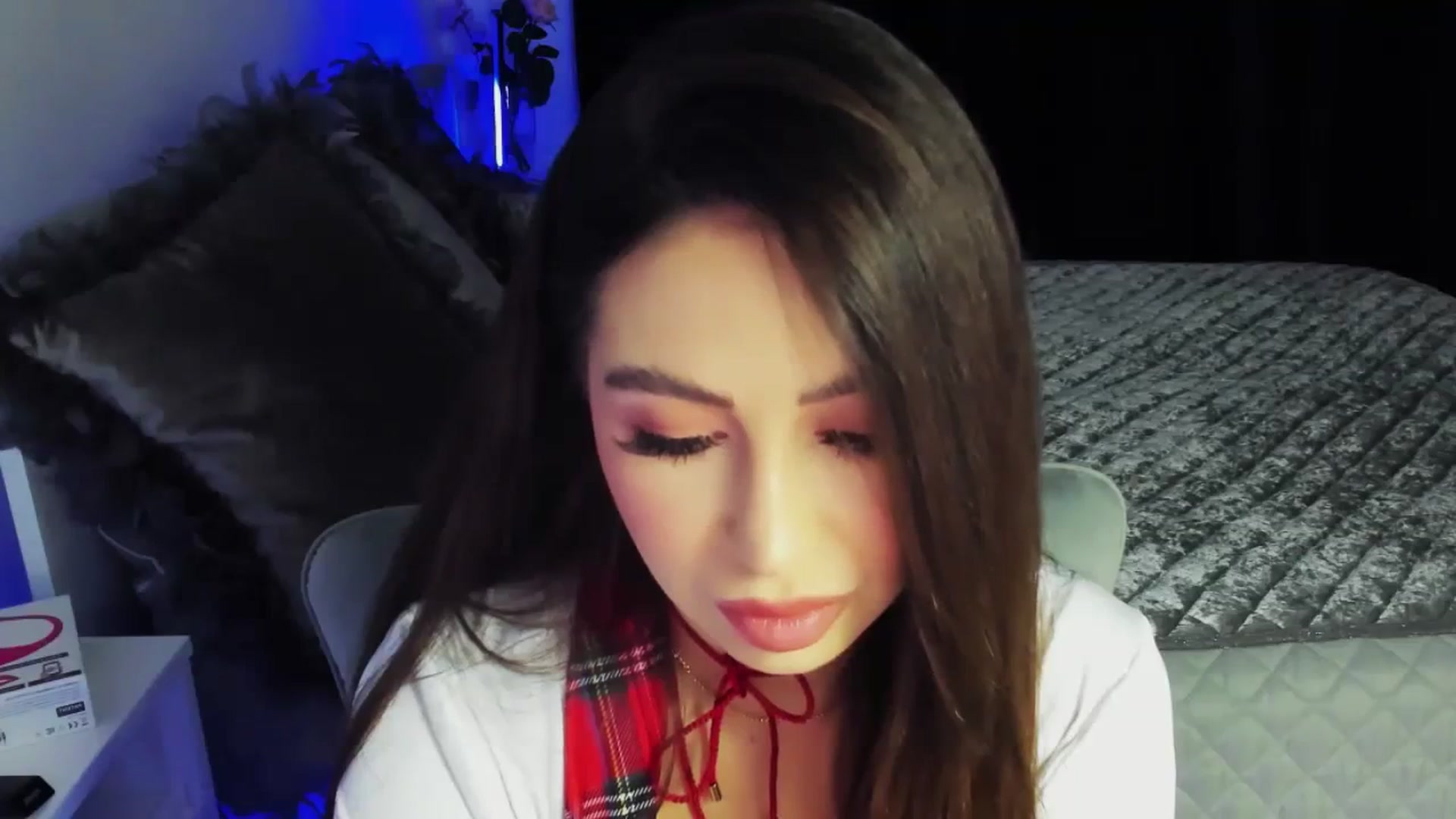 Gallery image thumbnail from MiaYourAngel's myfreecams stream on, 02/19/2024, 12:10 image 12 of 20