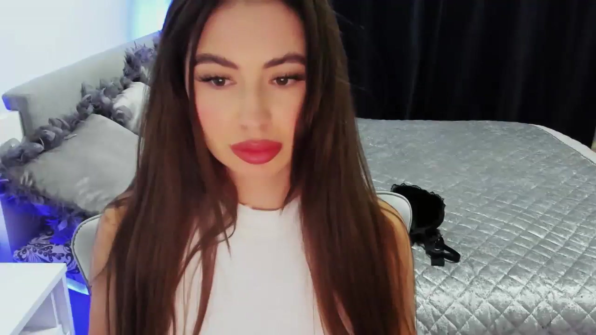 Gallery image thumbnail from MiaYourAngel's myfreecams stream on, 03/17/2024, 20:25 image 4 of 20