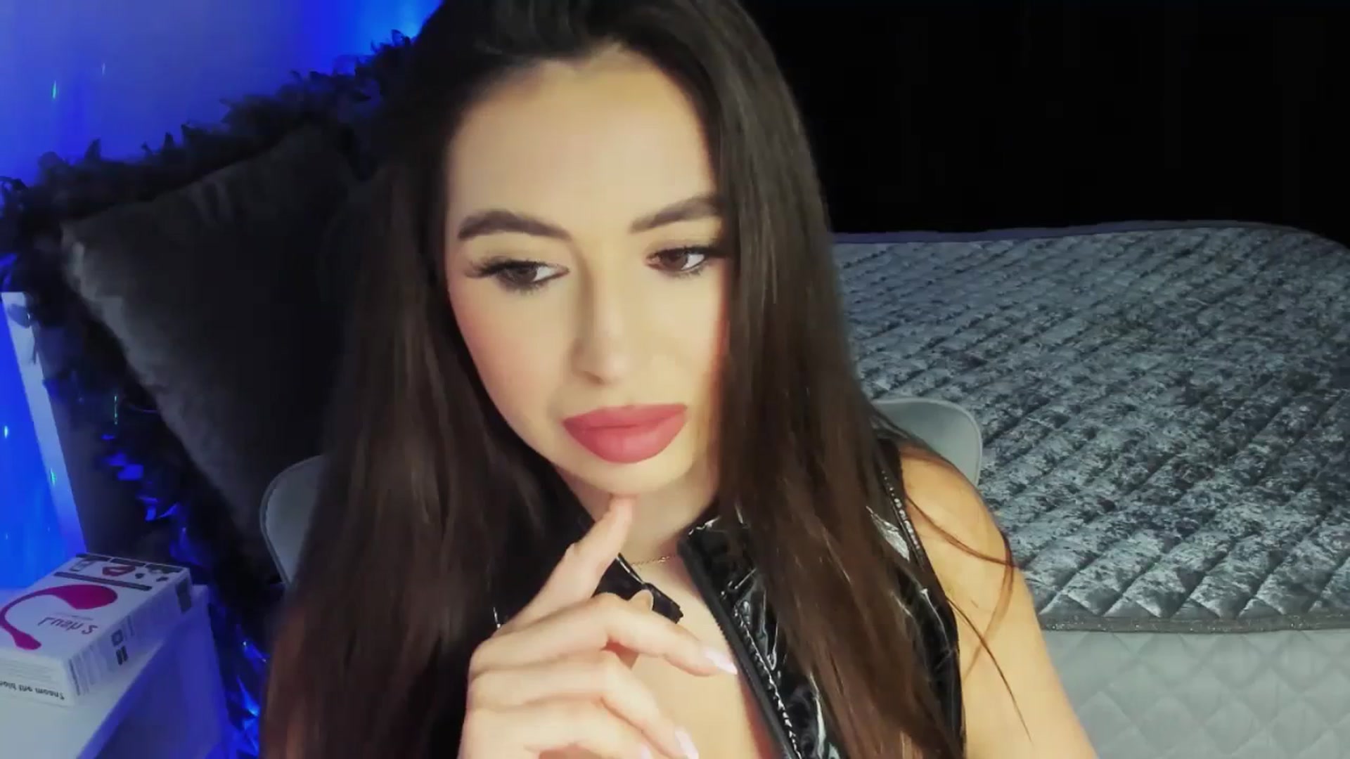 Gallery image thumbnail from MiaYourAngel's myfreecams stream on, 03/24/2024, 19:20 image 13 of 20