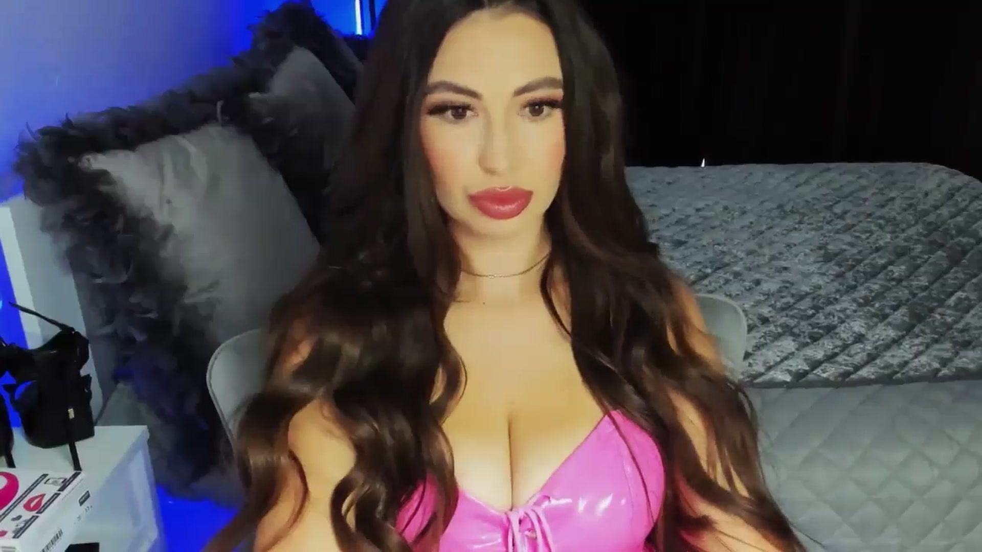 Gallery image thumbnail from MiaYourAngel's myfreecams stream on, 05/13/2024, 09:51 image 2 of 20