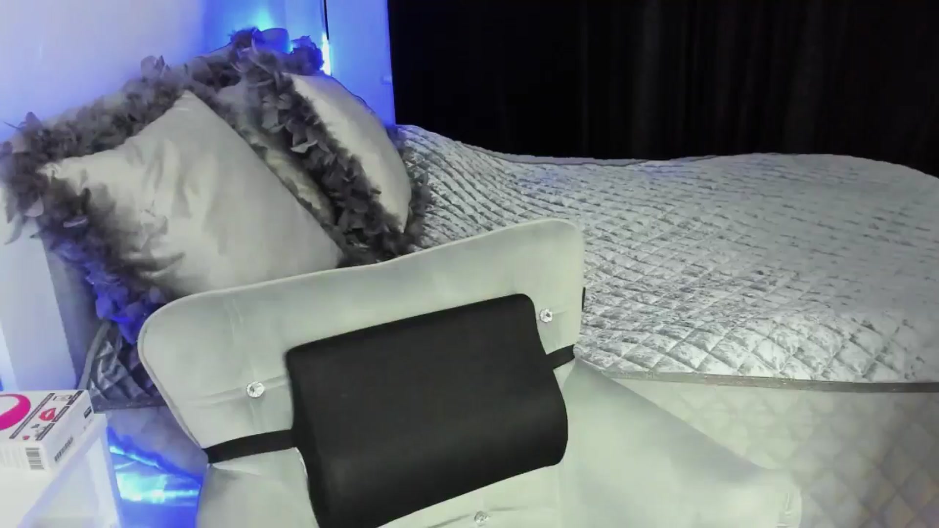 Gallery image thumbnail from MiaYourAngel's myfreecams stream on, 07/29/2024, 10:31 image 13 of 20