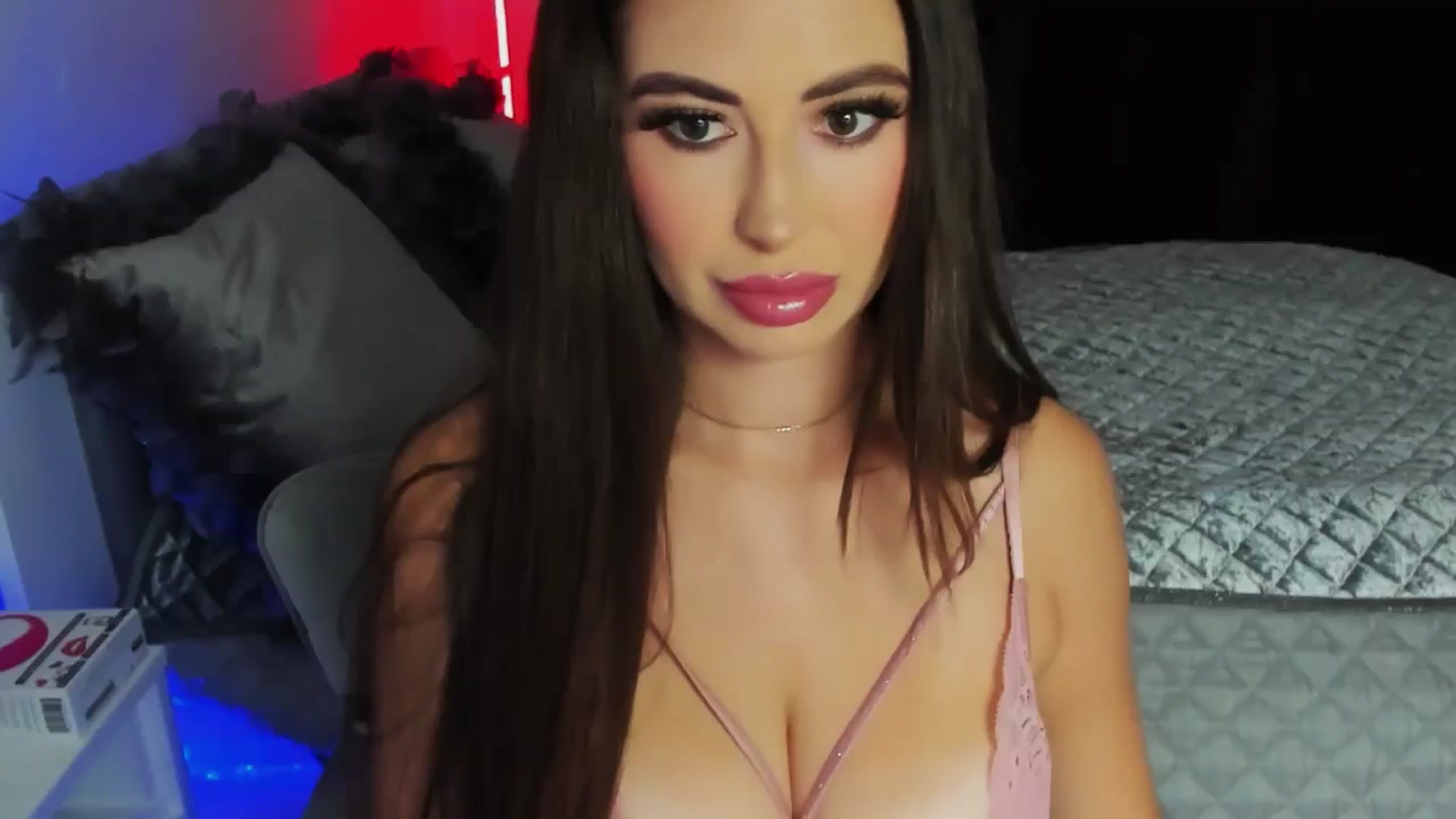 Gallery image thumbnail from MiaYourAngel's myfreecams stream on, 07/29/2024, 10:31 image 4 of 20