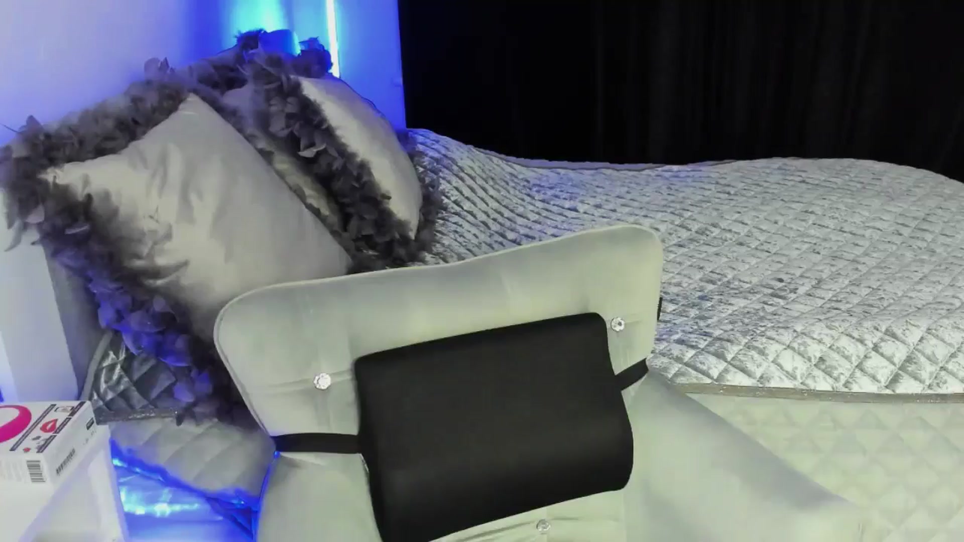 Gallery image thumbnail from MiaYourAngel's myfreecams stream on, 07/29/2024, 10:31 image 16 of 20