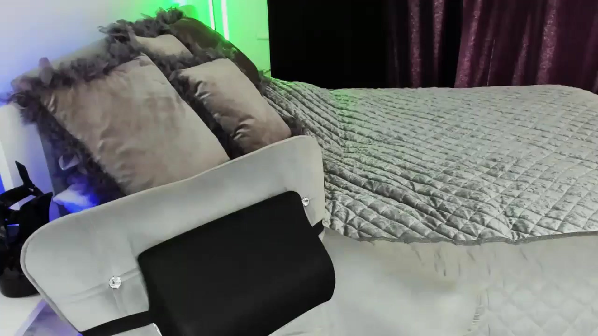 Gallery image thumbnail from MiaYourAngel's myfreecams stream on, 08/05/2024, 14:51 image 1 of 20