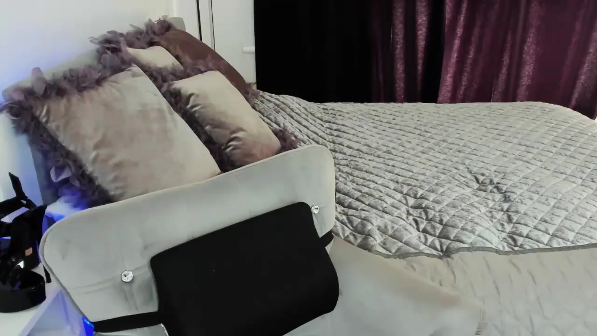 Gallery image thumbnail from MiaYourAngel's myfreecams stream on, 08/05/2024, 15:22 image 12 of 20