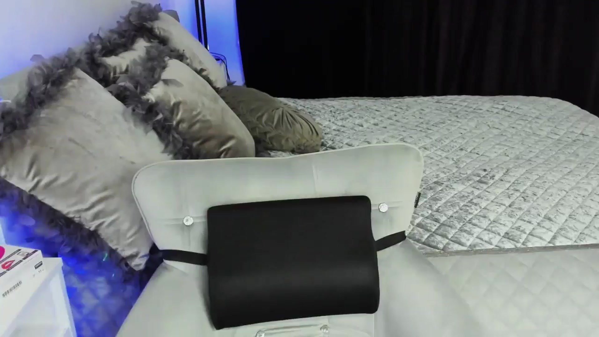 Gallery image thumbnail from MiaYourAngel's myfreecams stream on, 08/17/2024, 15:17 image 13 of 20