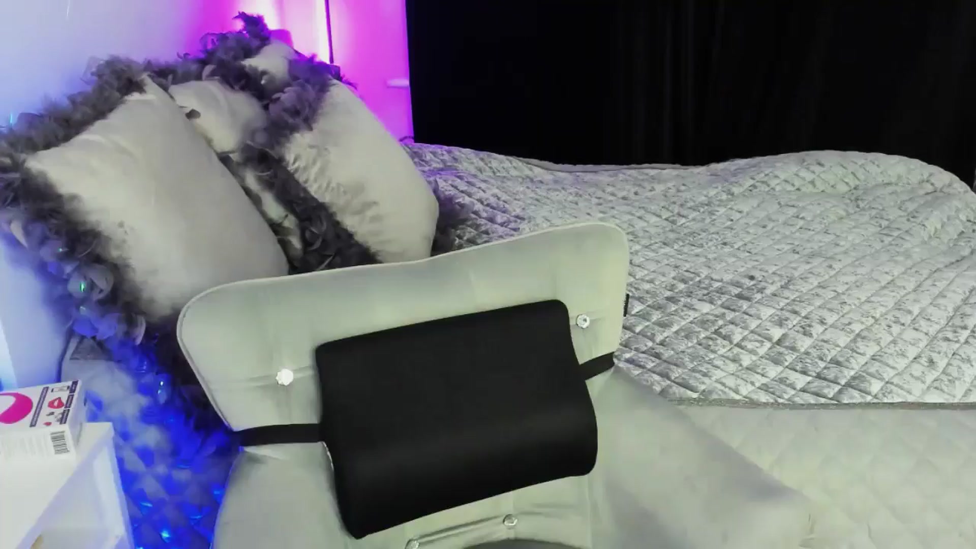Gallery image thumbnail from MiaYourAngel's myfreecams stream on, 09/16/2024, 11:20 image 1 of 20