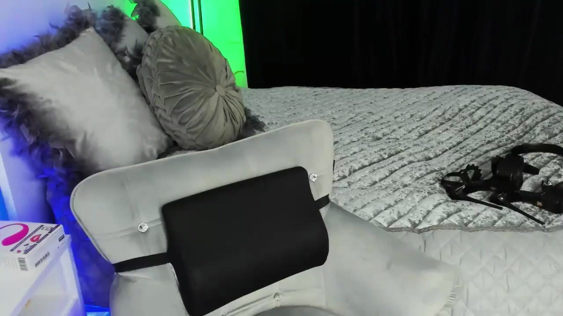 Gallery image thumbnail from MiaYourAngel's myfreecams stream on, 09/19/2024, 10:04 image 15 of 20