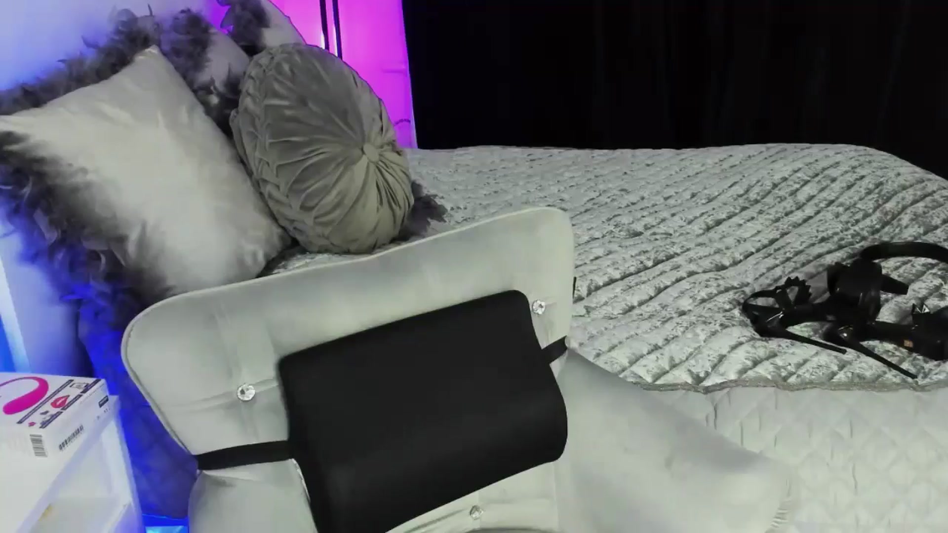 Gallery image thumbnail from MiaYourAngel's myfreecams stream on, 09/19/2024, 10:04 image 19 of 20
