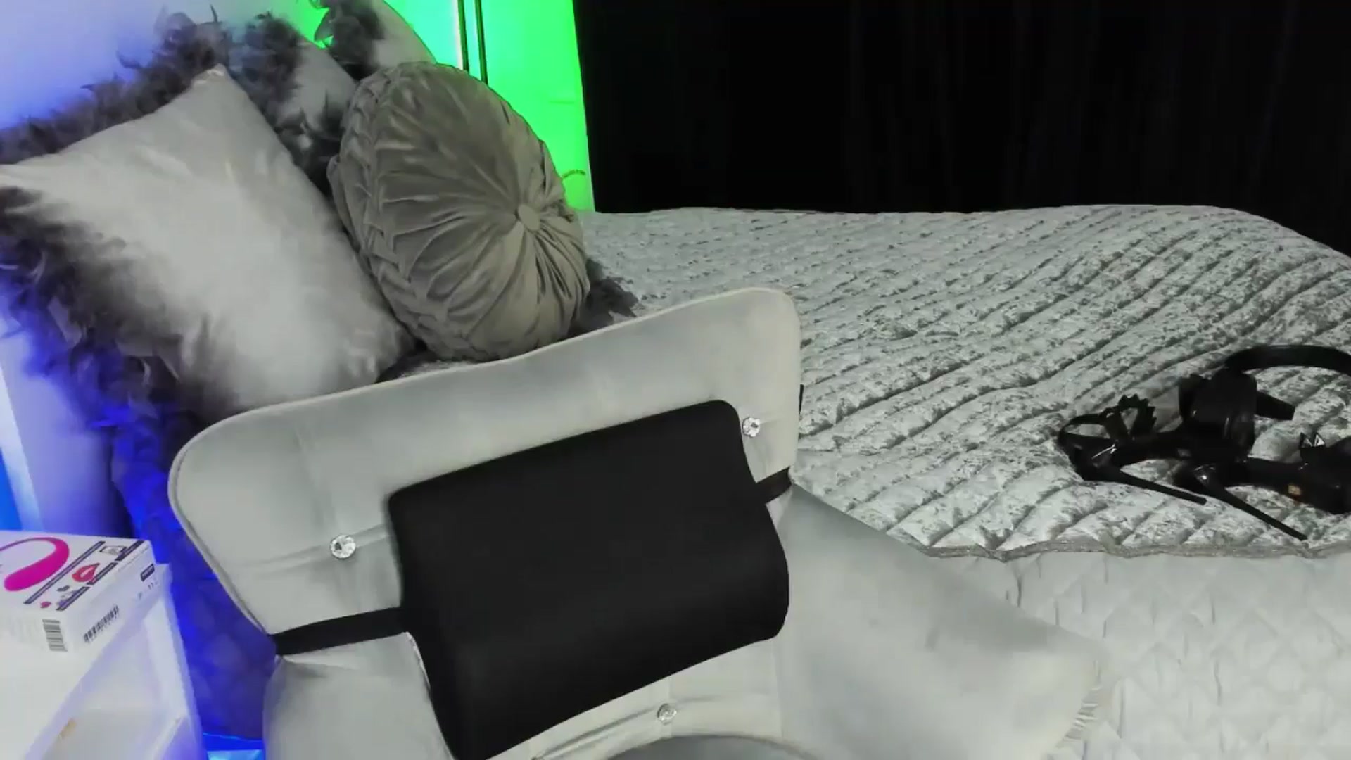 Gallery image thumbnail from MiaYourAngel's myfreecams stream on, 09/19/2024, 10:04 image 16 of 20