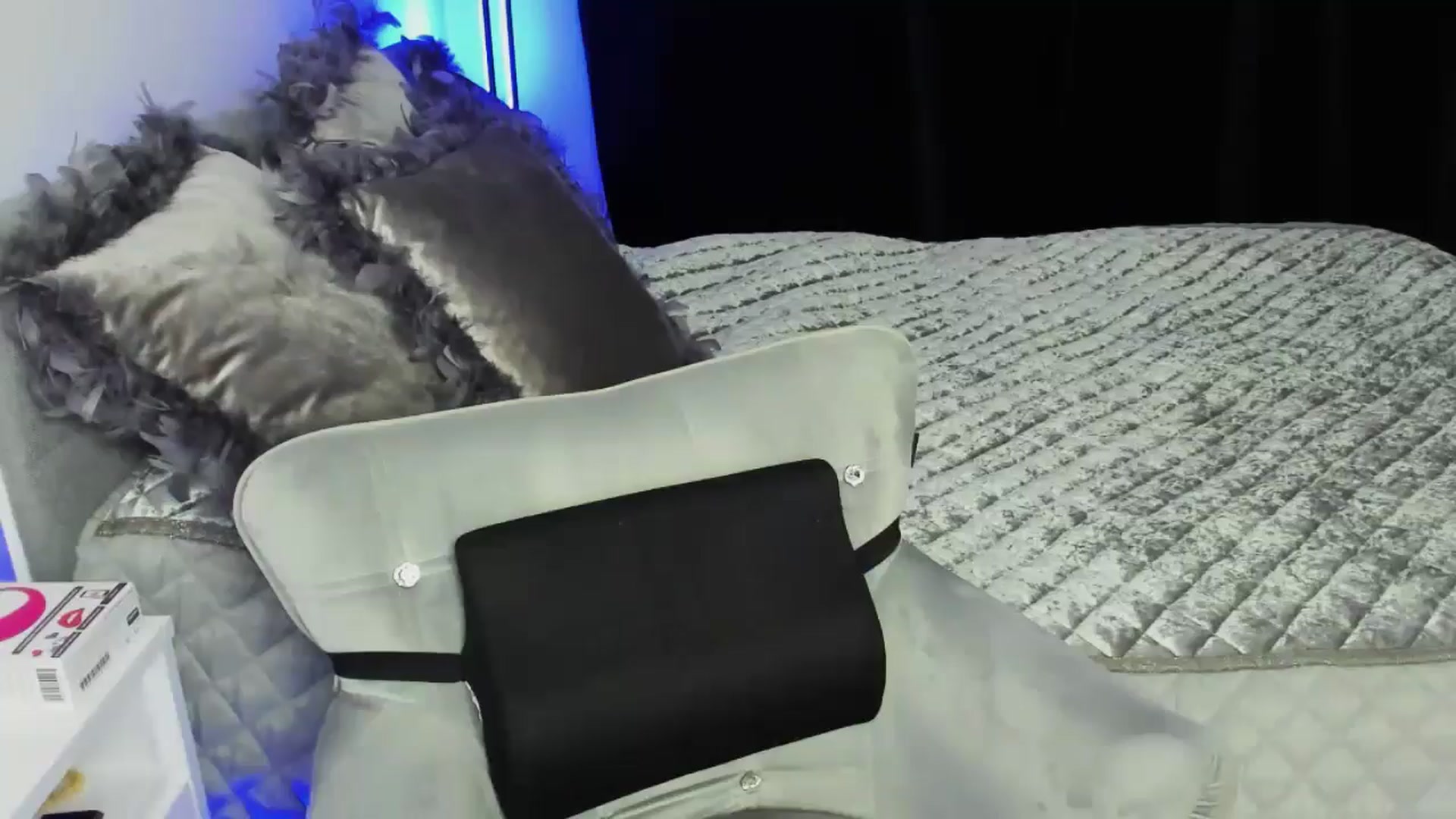 Gallery image thumbnail from MiaYourAngel's myfreecams stream on, 11/28/2024, 12:19 image 1 of 20