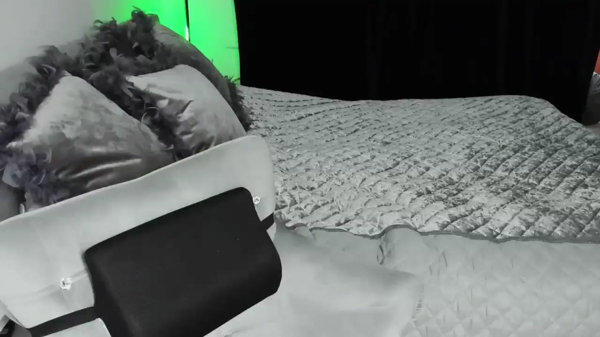 Gallery image thumbnail from MiaYourAngel's myfreecams stream on, 12/02/2024, 10:44 image 14 of 20