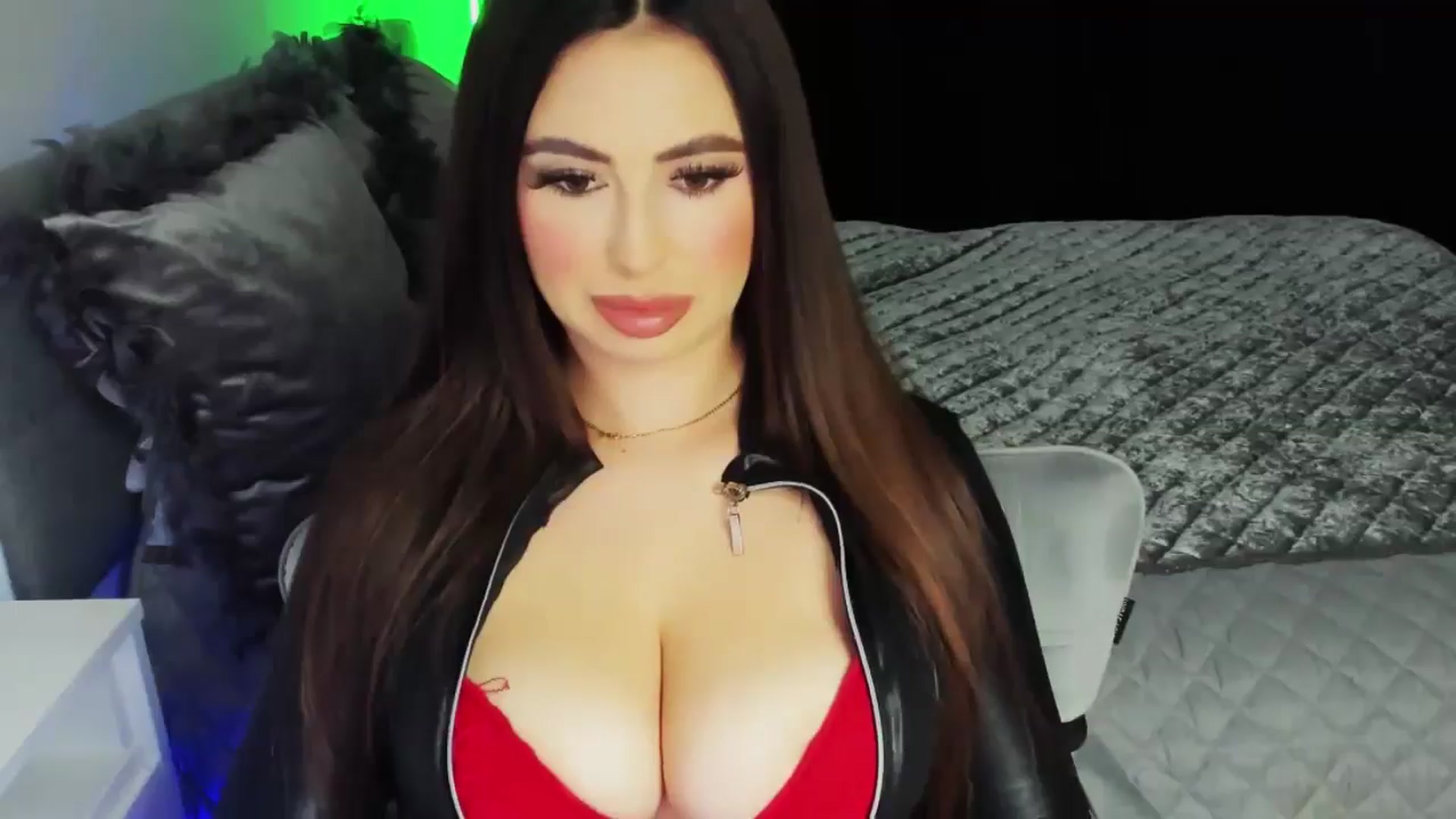 Gallery image thumbnail from MiaYourAngel's myfreecams stream on, 04/02/2025, 10:32 image 17 of 20