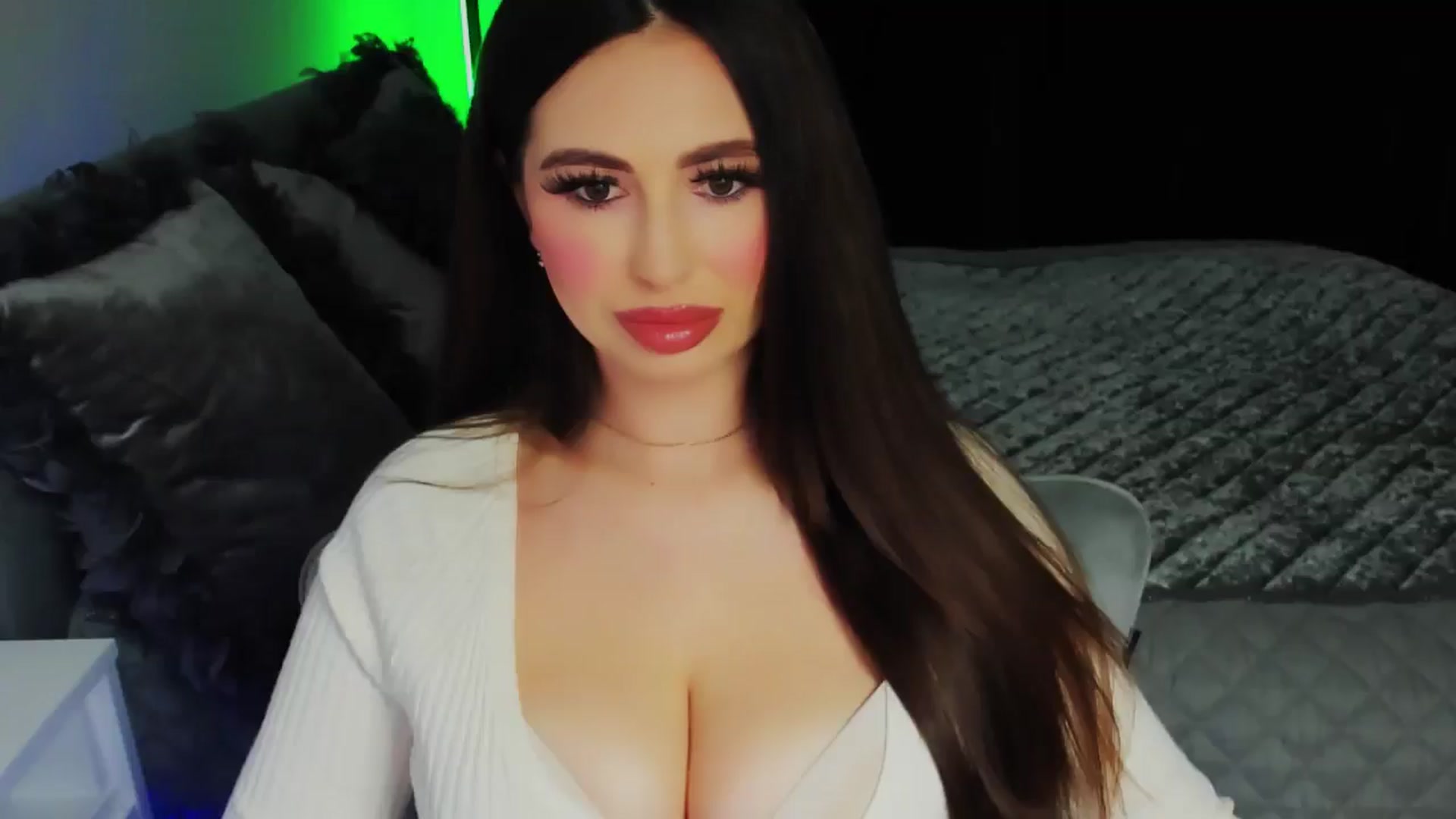 Gallery image thumbnail from MiaYourAngel's myfreecams stream on, 05/06/2025, 10:27 image 5 of 20
