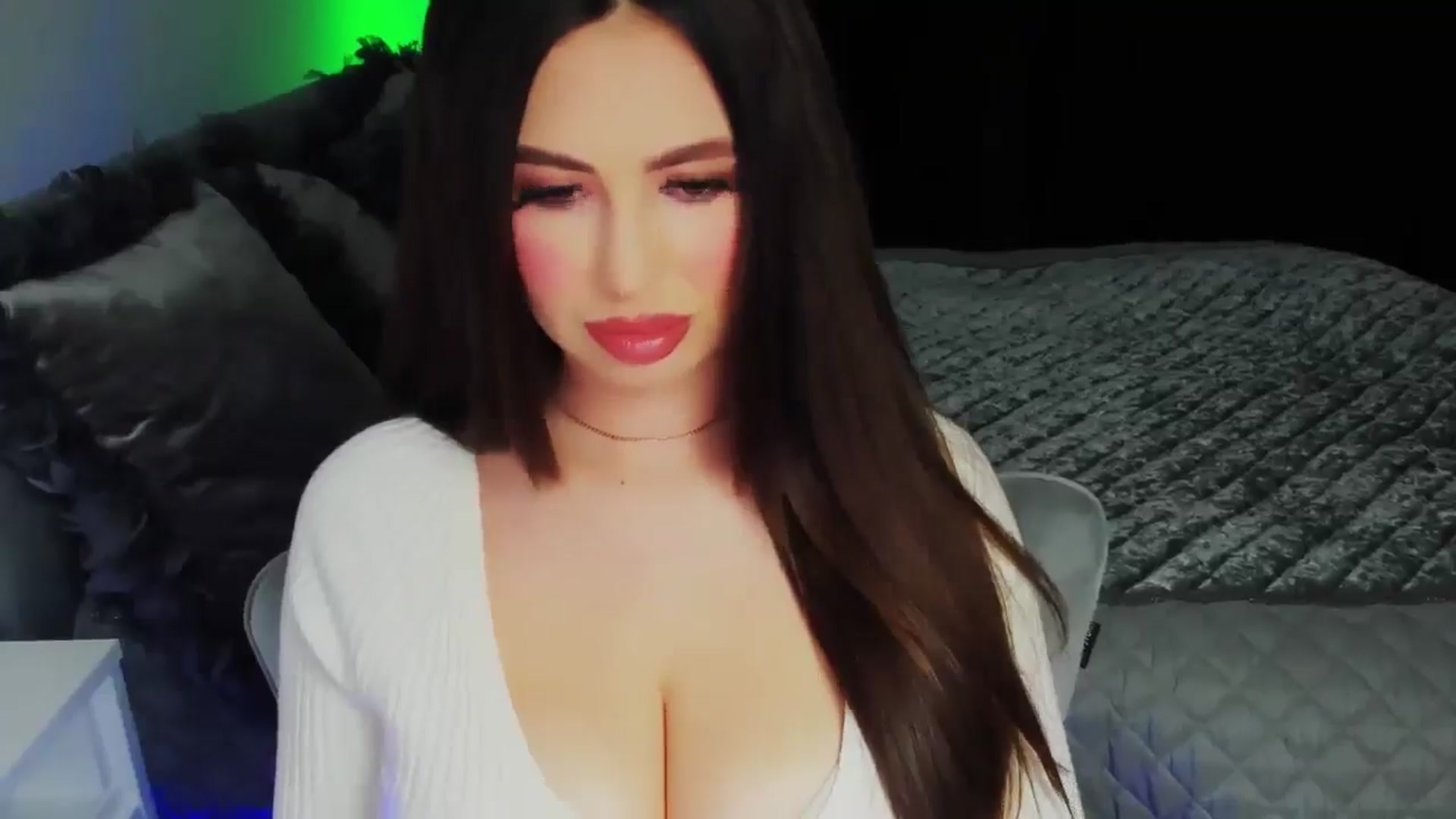 Gallery image thumbnail from MiaYourAngel's myfreecams stream on, 05/06/2025, 10:27 image 14 of 20