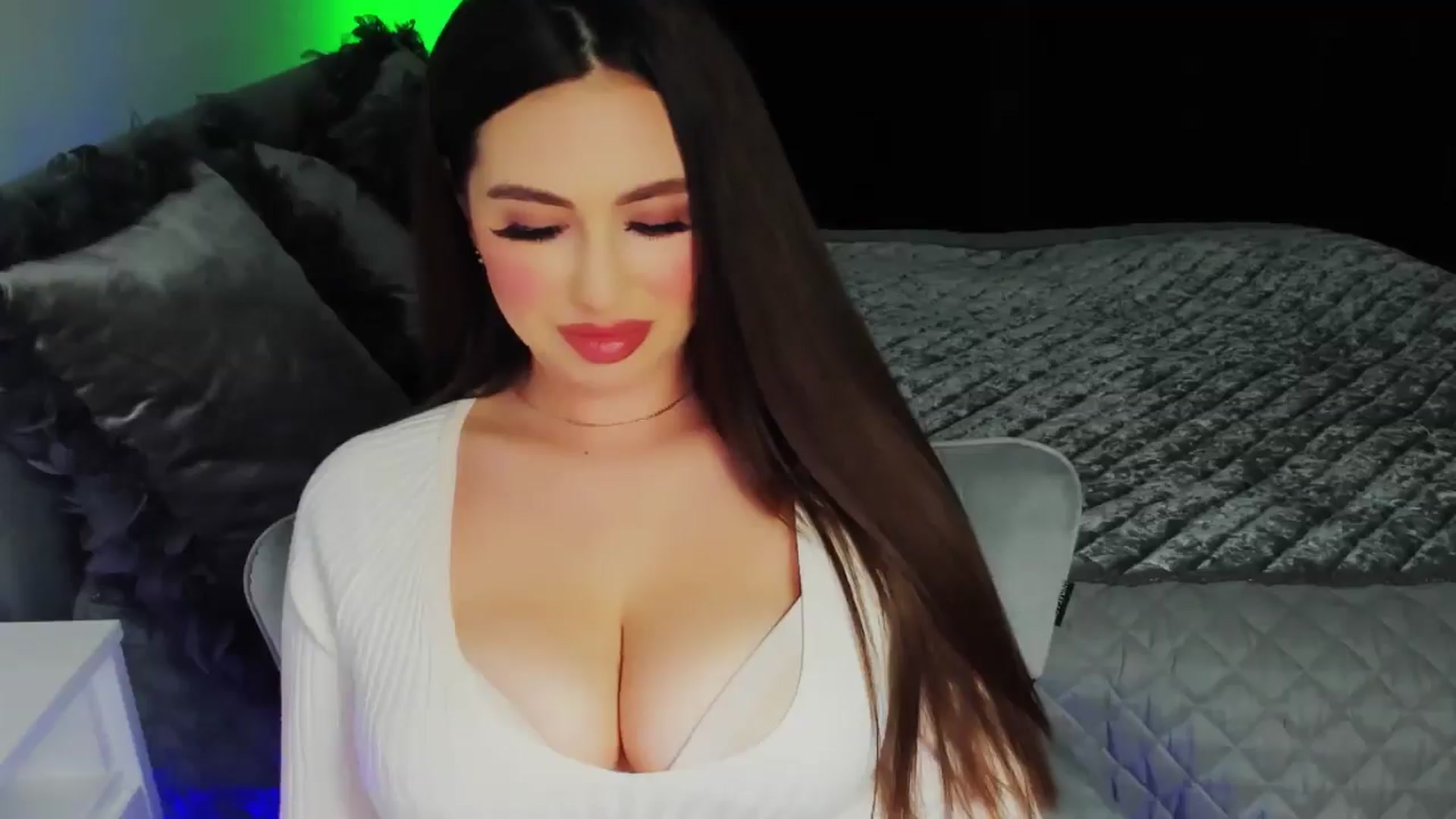 Gallery image thumbnail from MiaYourAngel's myfreecams stream on, 05/06/2025, 10:27 image 20 of 20