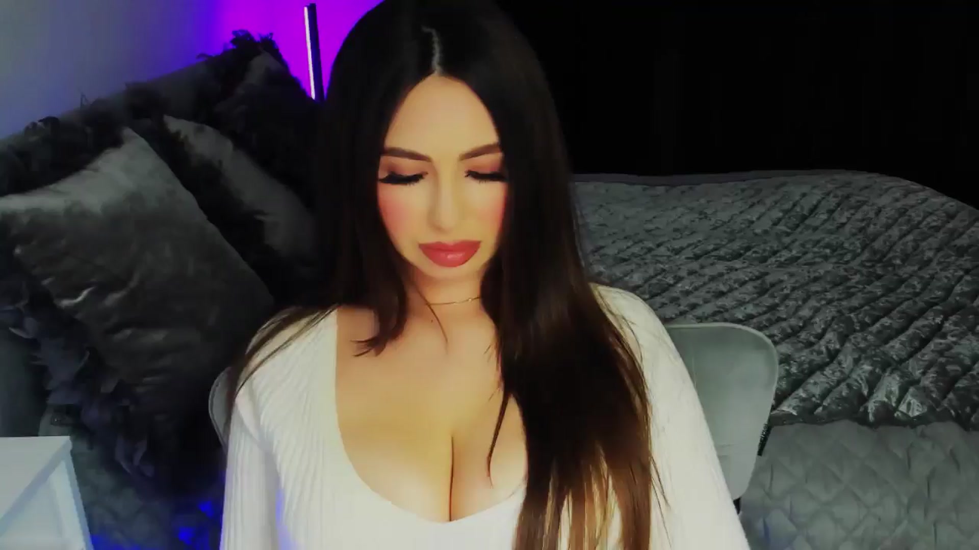 Gallery image thumbnail from MiaYourAngel's myfreecams stream on, 05/06/2025, 11:21 image 6 of 20