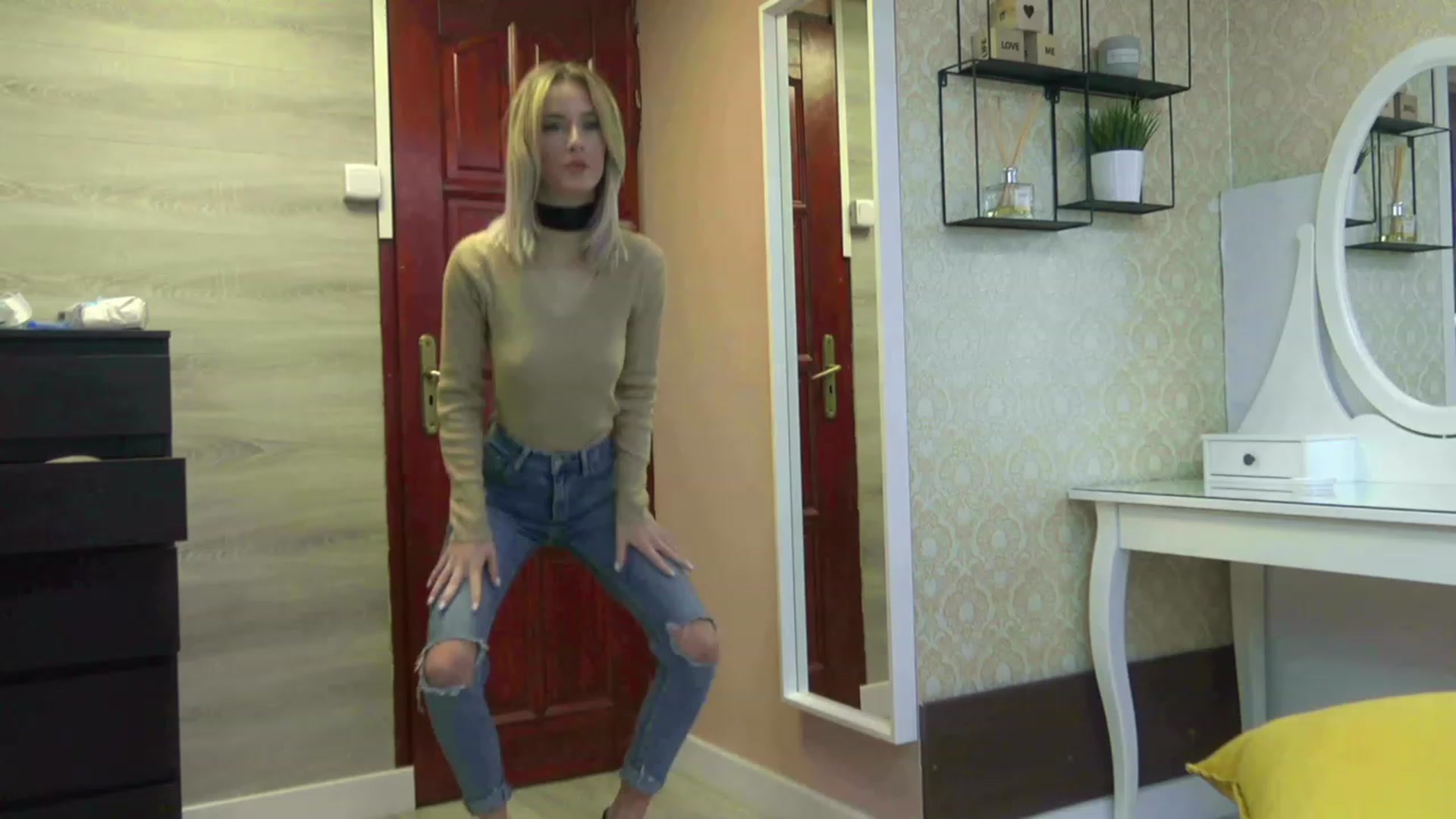 Gallery image thumbnail from Mia_Bae's myfreecams stream on, 11/28/2022, 19:07 image 12 of 20