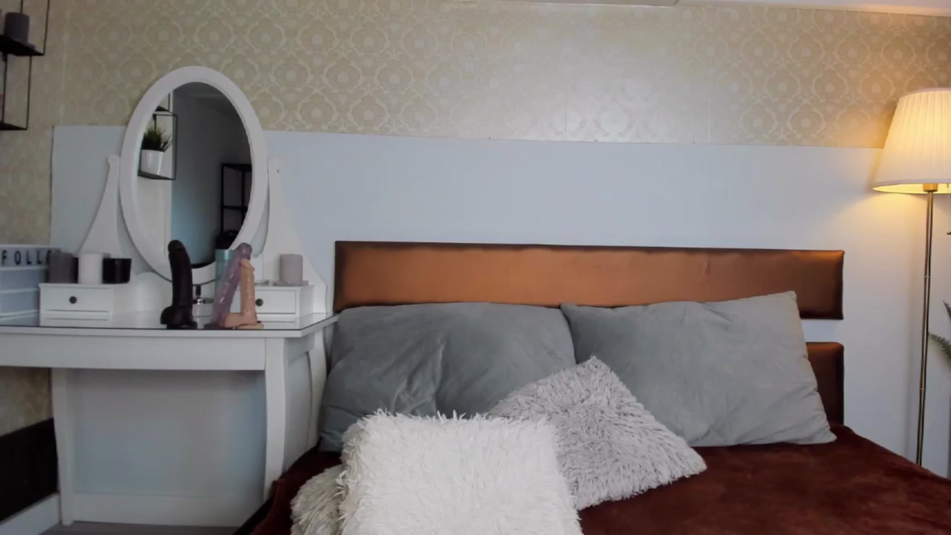 Gallery image thumbnail from Mia_Bae's myfreecams stream on, 07/15/2024, 12:23 image 10 of 20