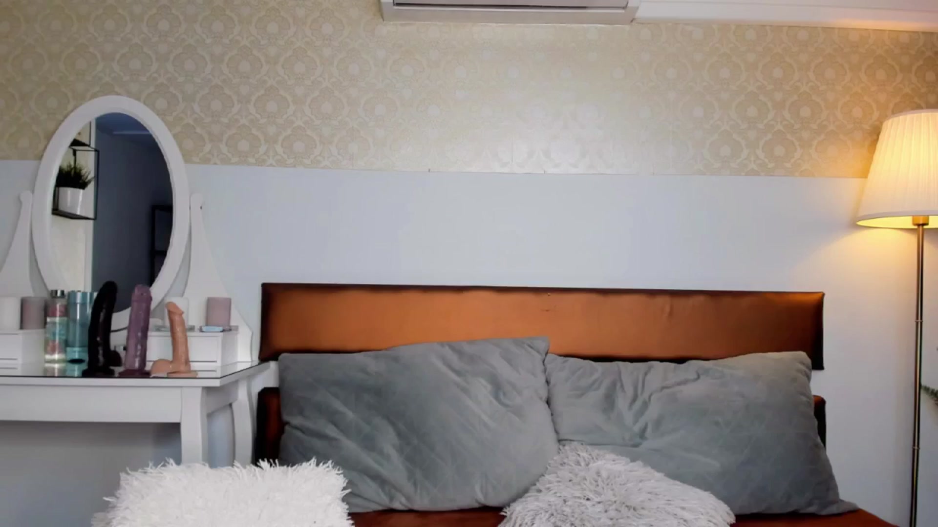 Gallery image thumbnail from Mia_Bae's myfreecams stream on, 07/19/2024, 11:45 image 17 of 20