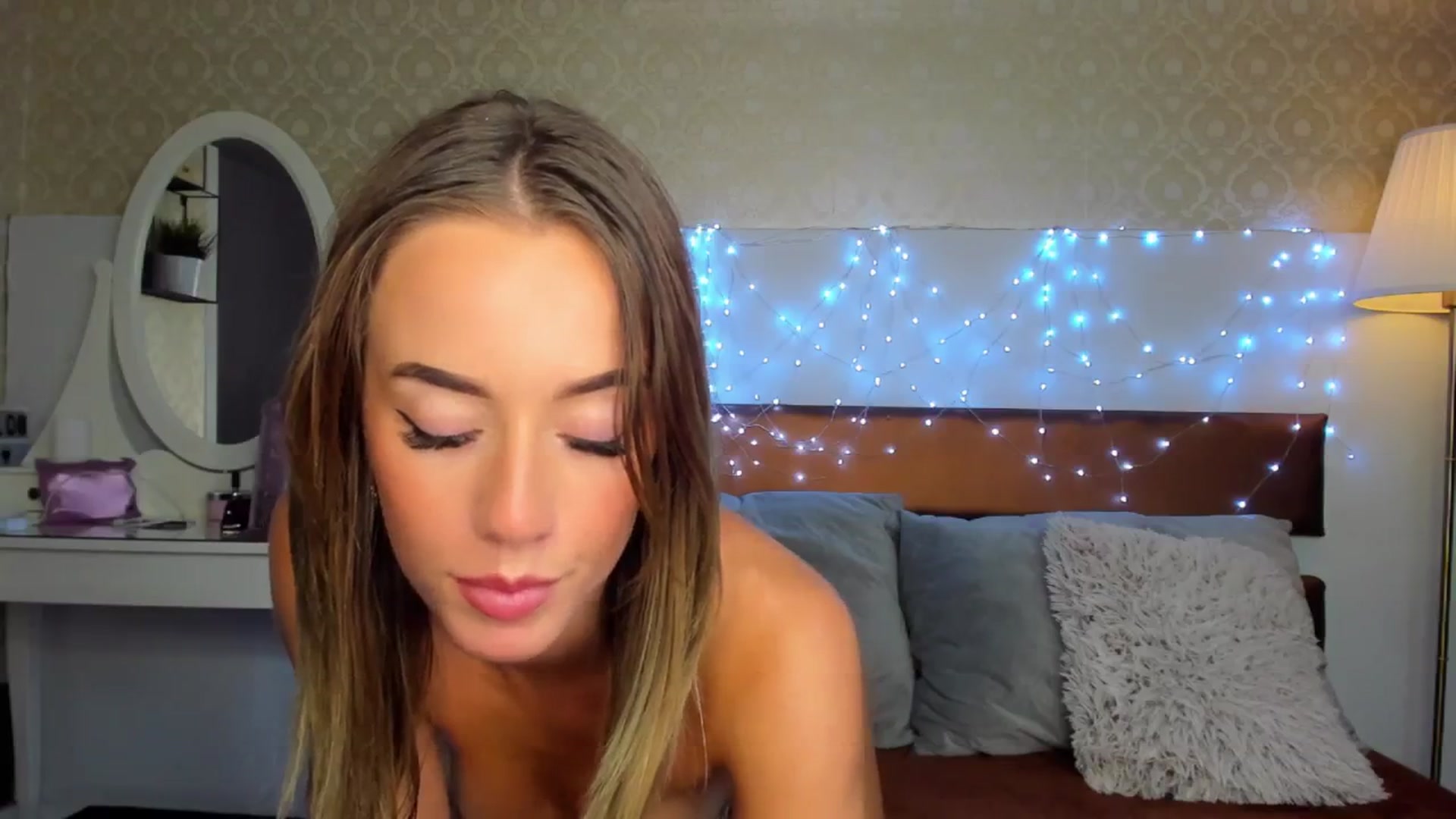 Gallery image thumbnail from Mia_Bae's myfreecams stream on, 08/12/2024, 12:23 image 18 of 20