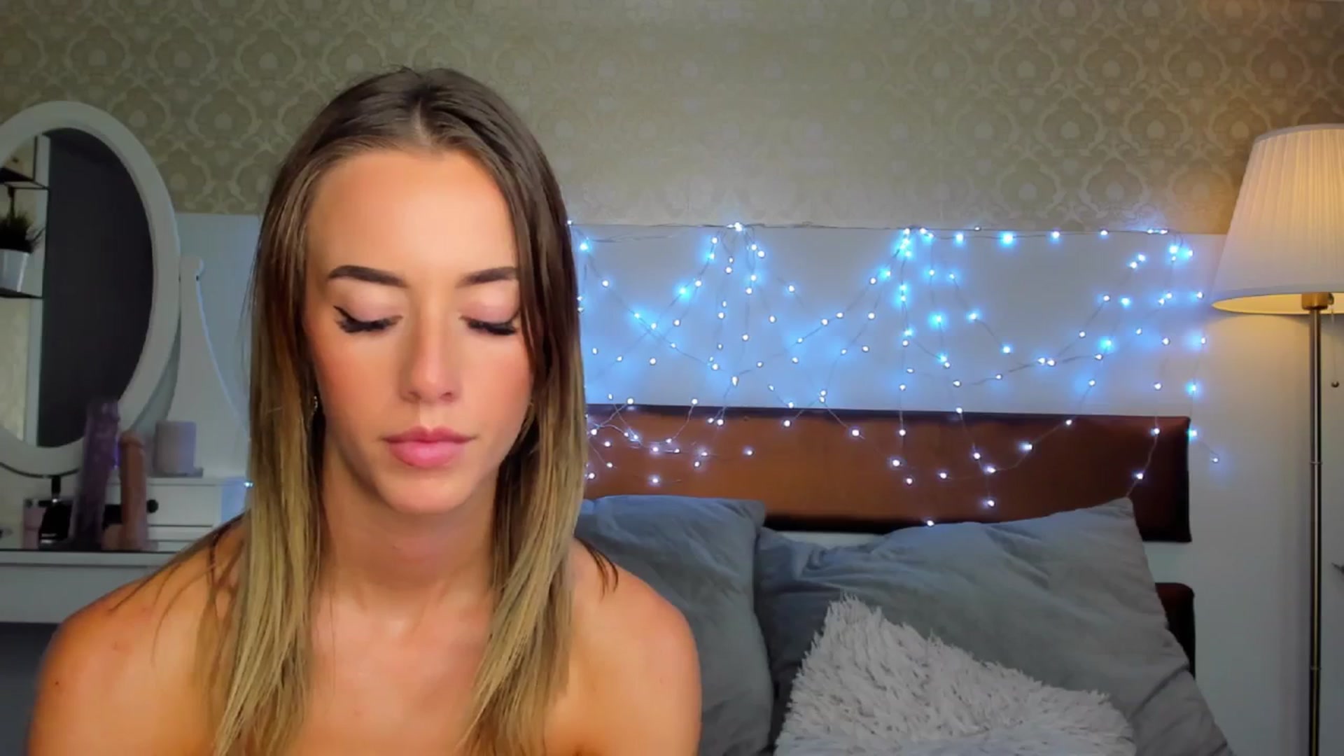 Gallery image thumbnail from Mia_Bae's myfreecams stream on, 08/12/2024, 13:36 image 6 of 20
