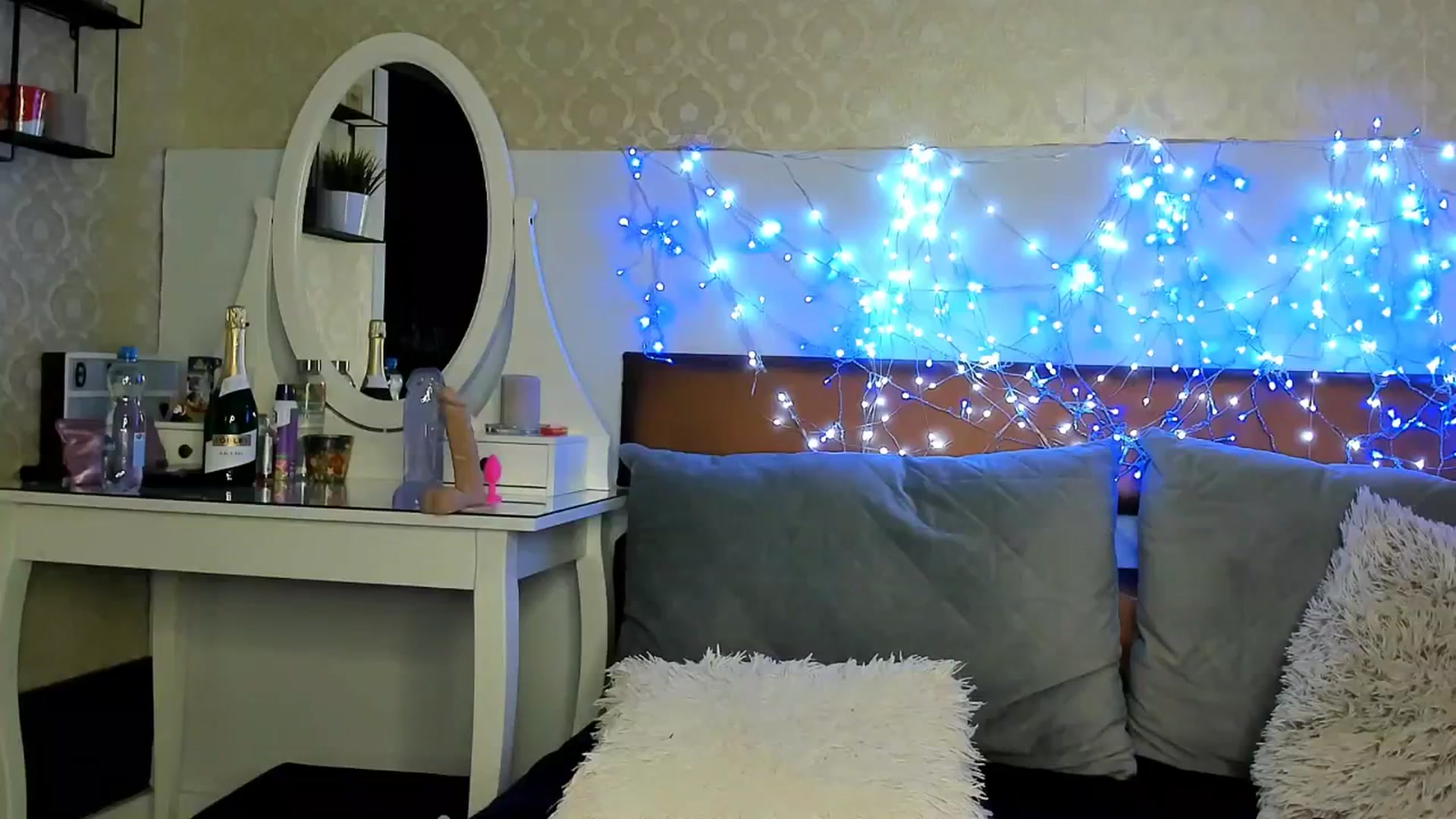 Gallery image thumbnail from Mia_Bae's myfreecams stream on, 12/31/2024, 19:11 image 13 of 20