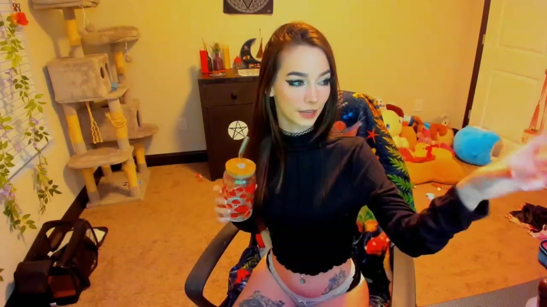 Gallery image thumbnail from Mia_Fern's myfreecams stream on, 02/29/2024, 23:31 image 18 of 20