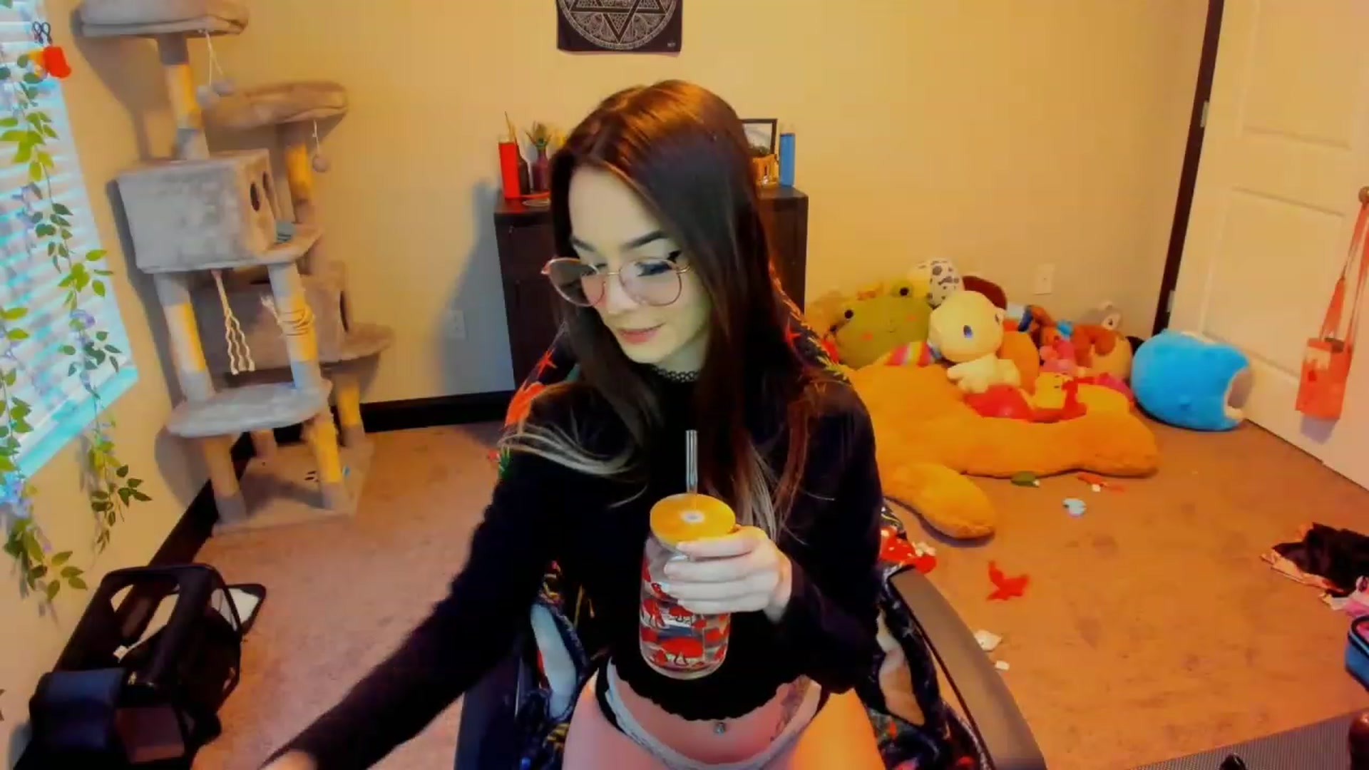 Gallery image thumbnail from Mia_Fern's myfreecams stream on, 02/29/2024, 23:31 image 9 of 20