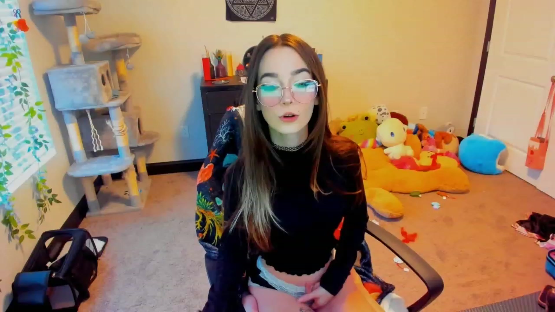 Gallery image thumbnail from Mia_Fern's myfreecams stream on, 02/29/2024, 23:31 image 2 of 20