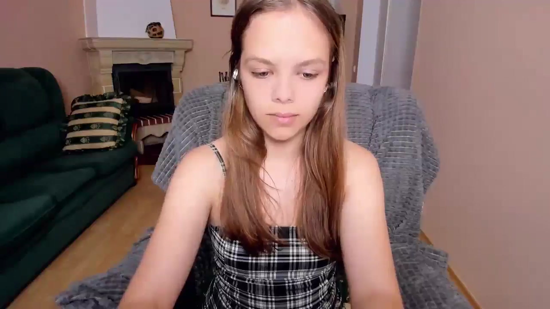 Gallery image thumbnail from Mia_Gallager's myfreecams stream on, 09/17/2025, 15:22 image 17 of 20